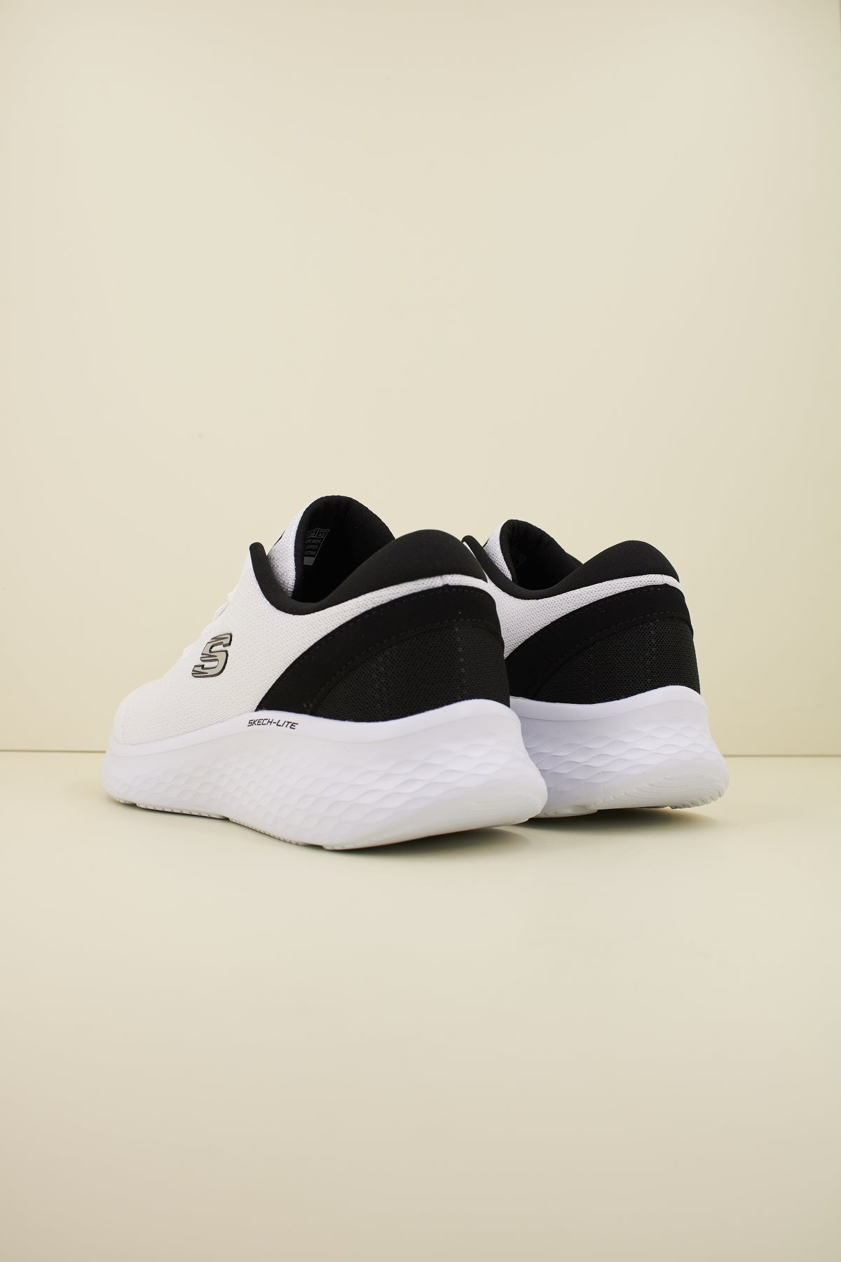 SKECHERS LITE PRO en color BLANCO  (3)