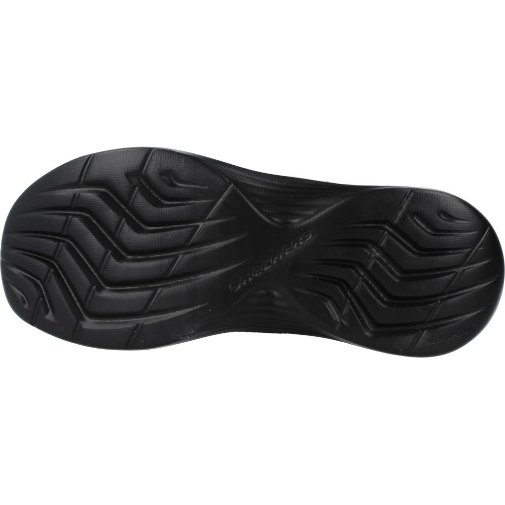 SKECHERS  SELECTORS en color NEGRO  (6)