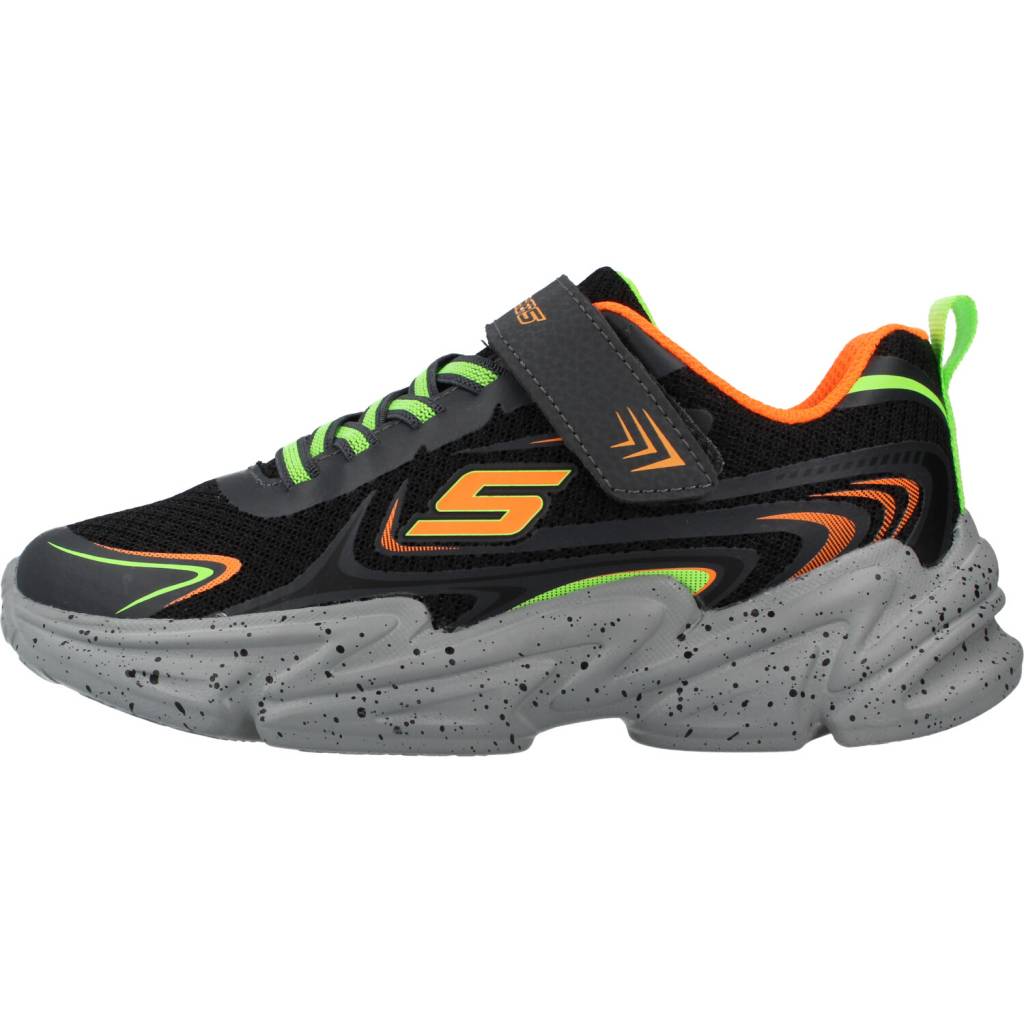 SKECHERS WAVETRONIC en color NEGRO  (2)