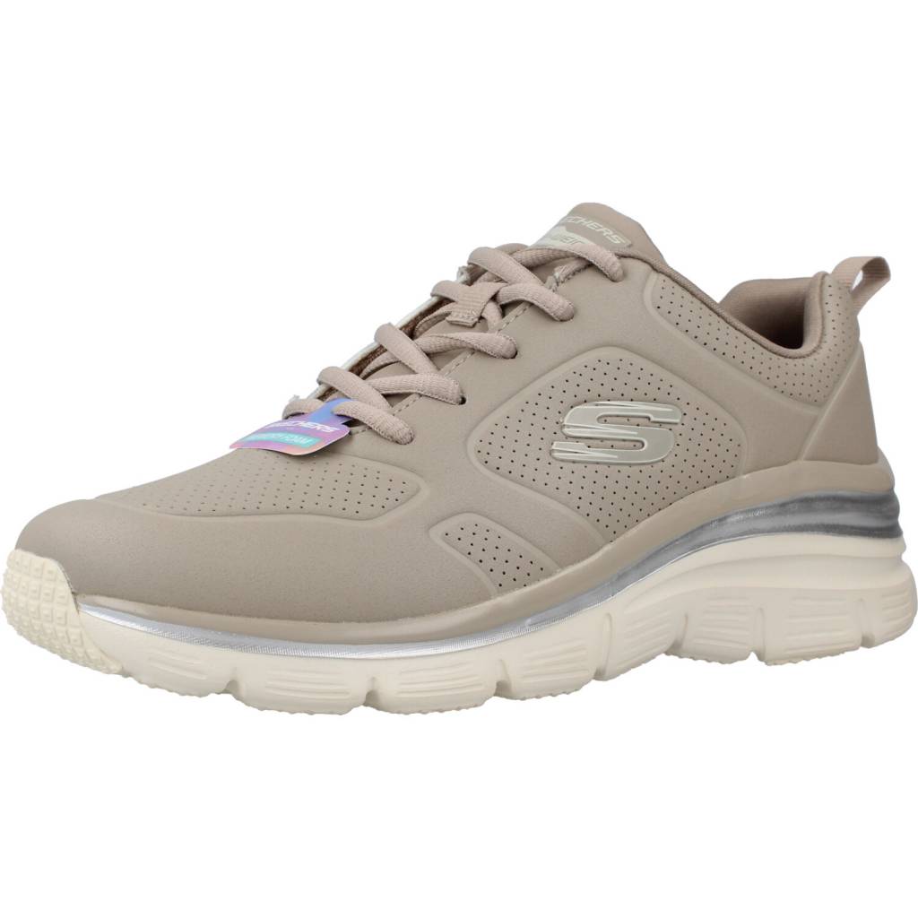 SKECHERS S en color MARRON CLARO  (1)