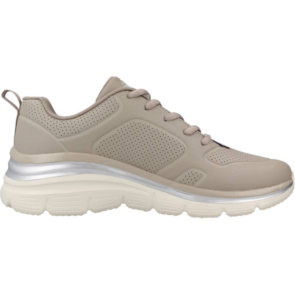 SKECHERS S en color MARRON CLARO  (4)