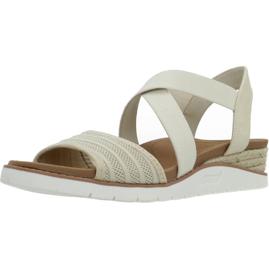 SKECHERS ARCH FIT BEACH KISS en color BEIS  (1)