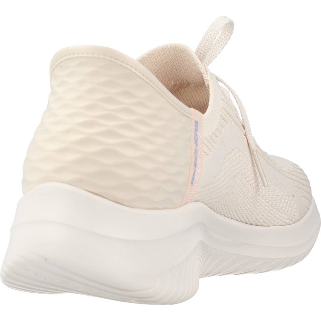 SKECHERS SLIP-INS: ULTRA FLEX . TONAL STRETC en color BEIS  (3)