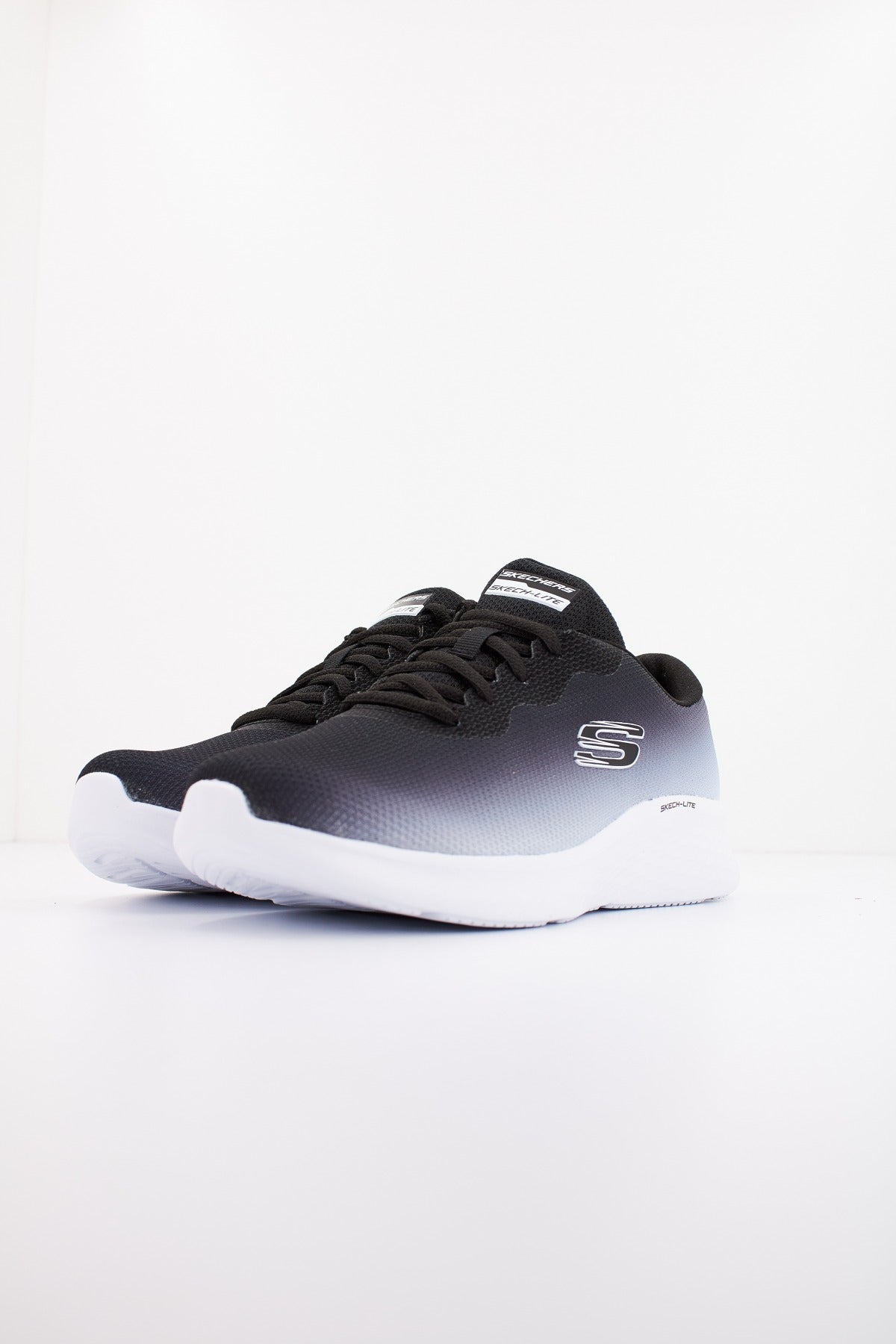 SKECHERS SKECH-LITE PRO en color NEGRO  (2)