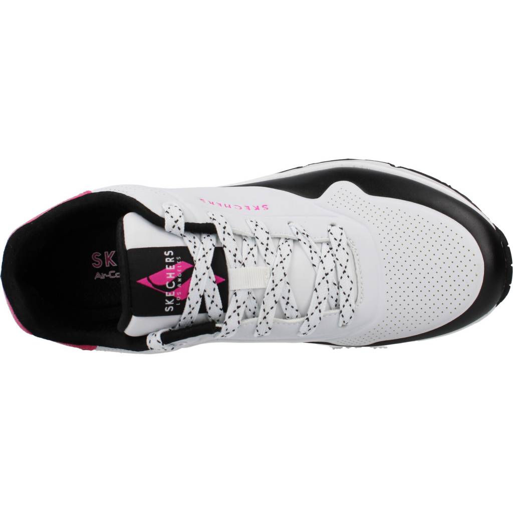 SKECHERS UNO-NEON en color NEGRO  (7)