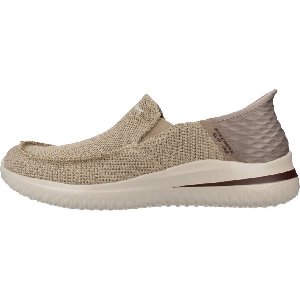 SKECHERS SLIP-INS S en color MARRON CLARO  (2)