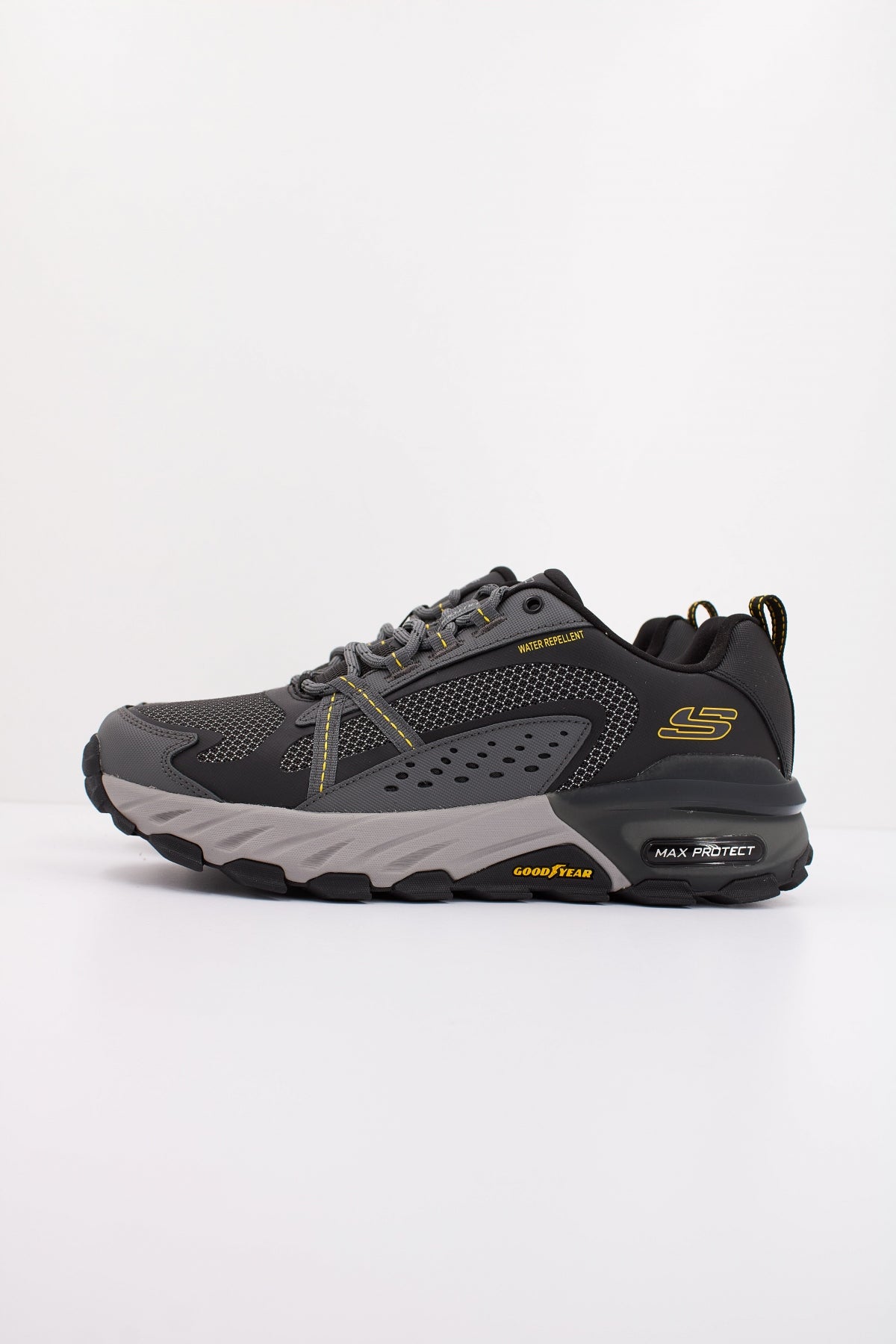 SKECHERS MAX PROTECT en color GRIS  (1)