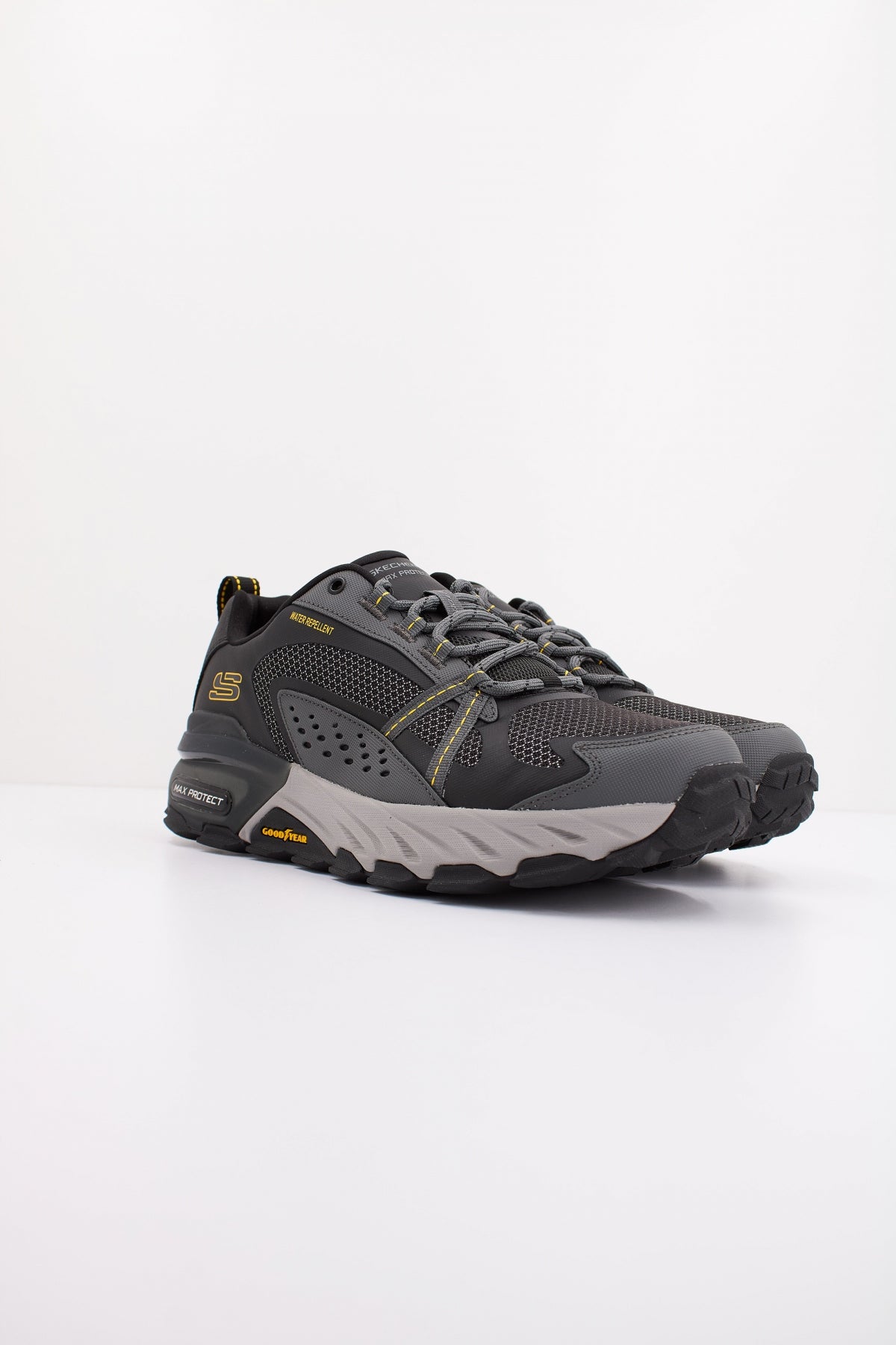 SKECHERS MAX PROTECT en color GRIS  (2)