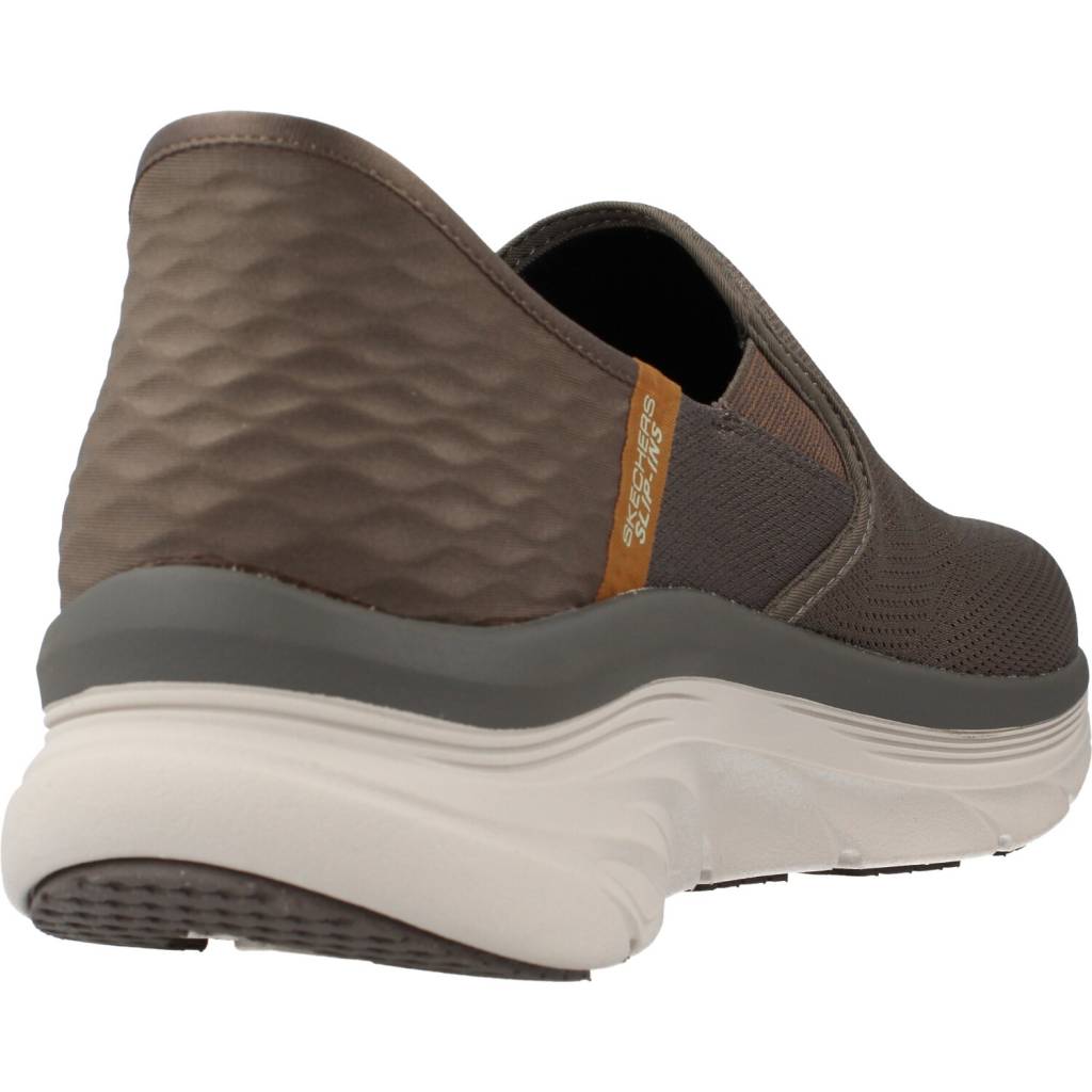 SKECHERS SLIP-INS RF: D'LUX WALKER en color MARRON  (3)