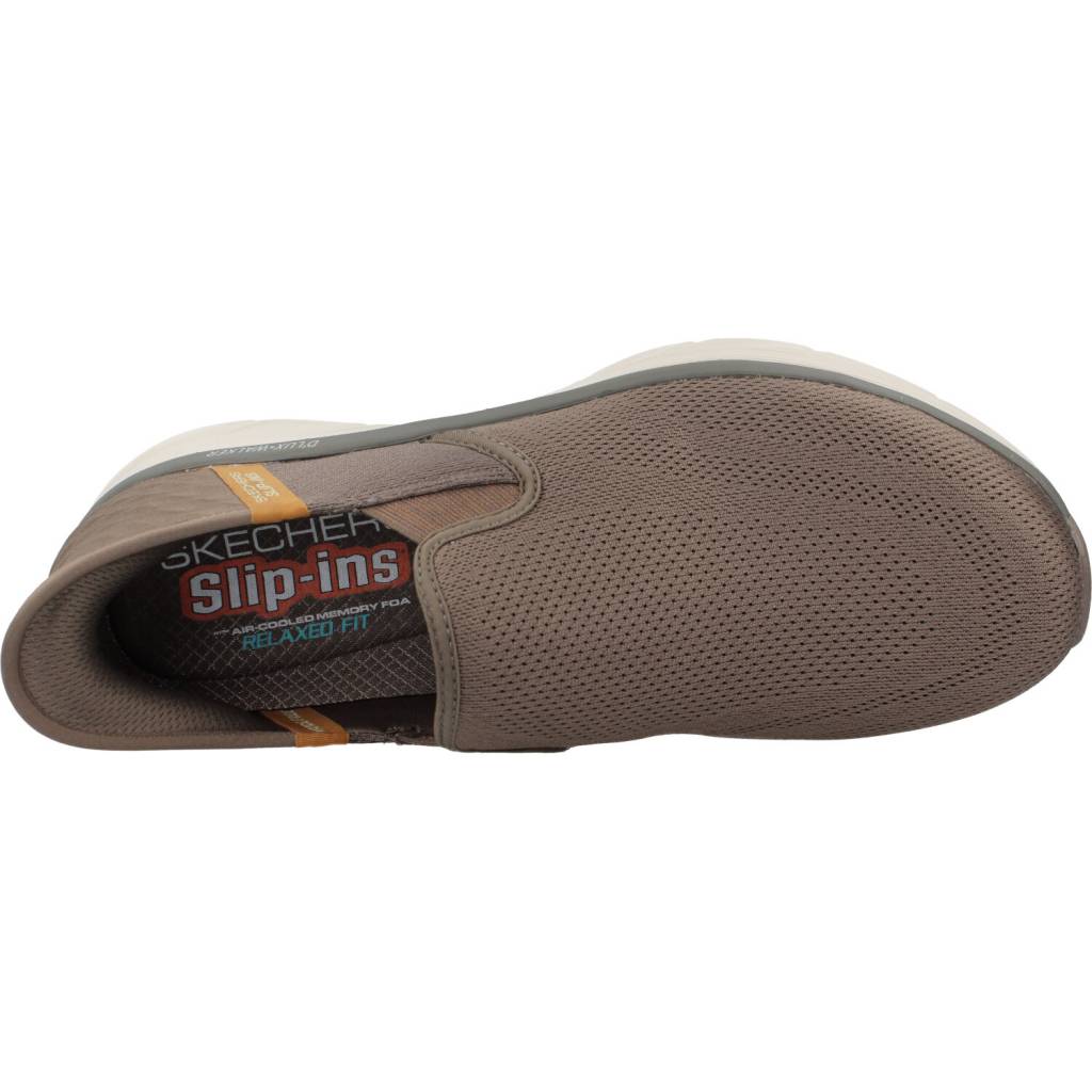 SKECHERS SLIP-INS RF: D'LUX WALKER en color MARRON  (7)