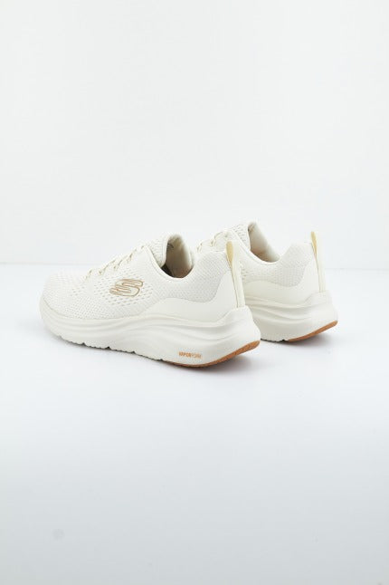 SKECHERS VAPOR FOAM en color BLANCO  (2)