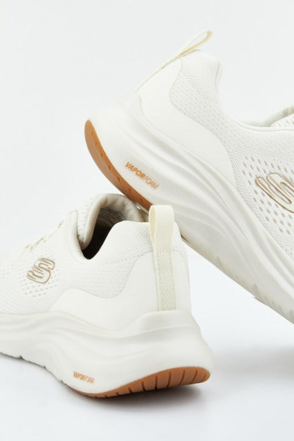 SKECHERS VAPOR FOAM en color BLANCO  (4)