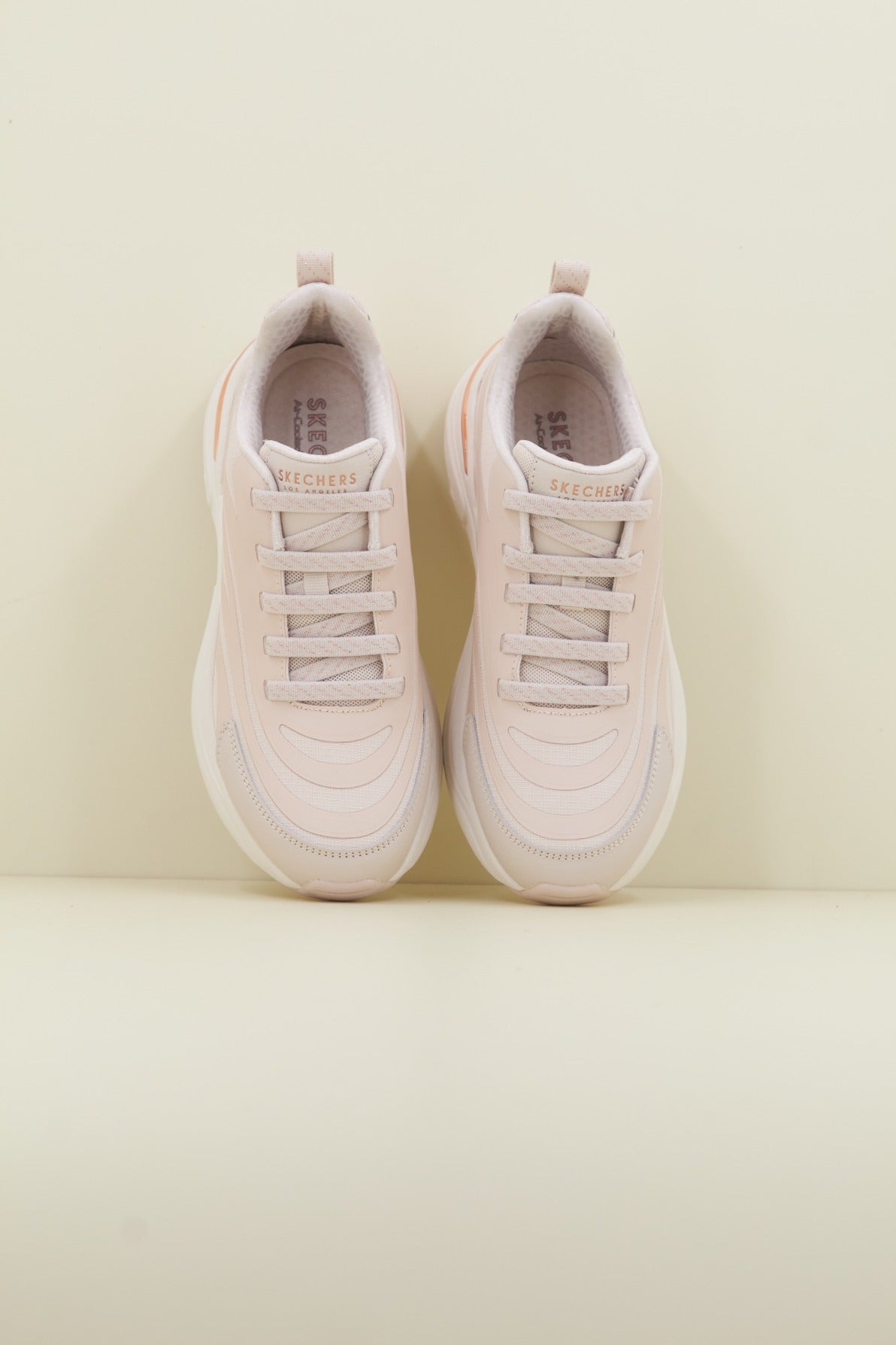 SKECHERS HAZEL en color NUDE  (2)