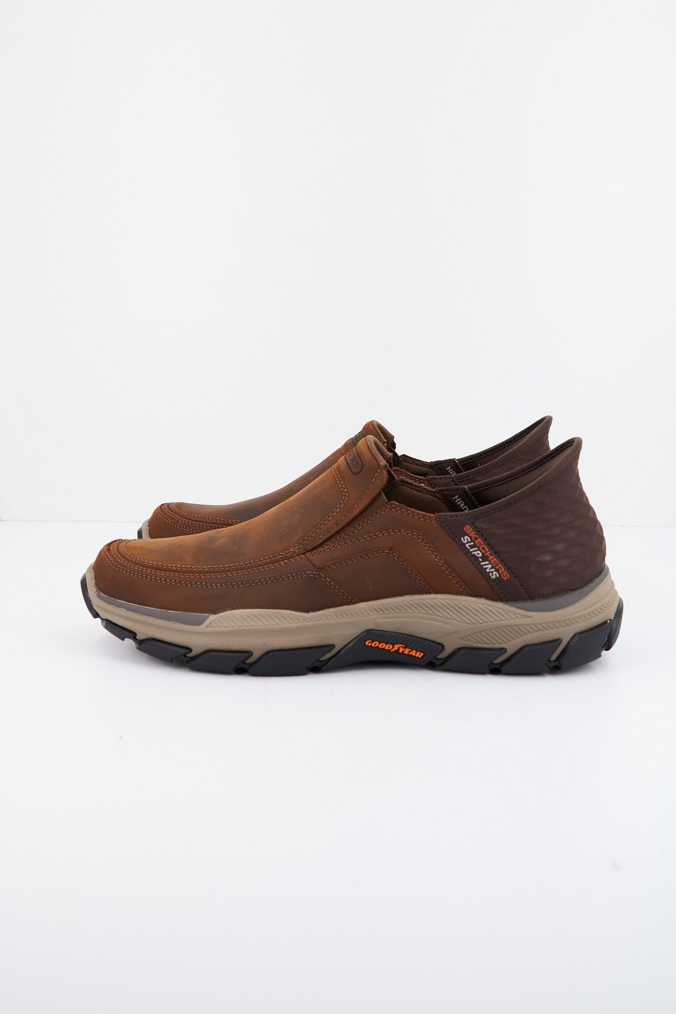 SKECHERS SLIP-INS: S en color MARRON  (1)