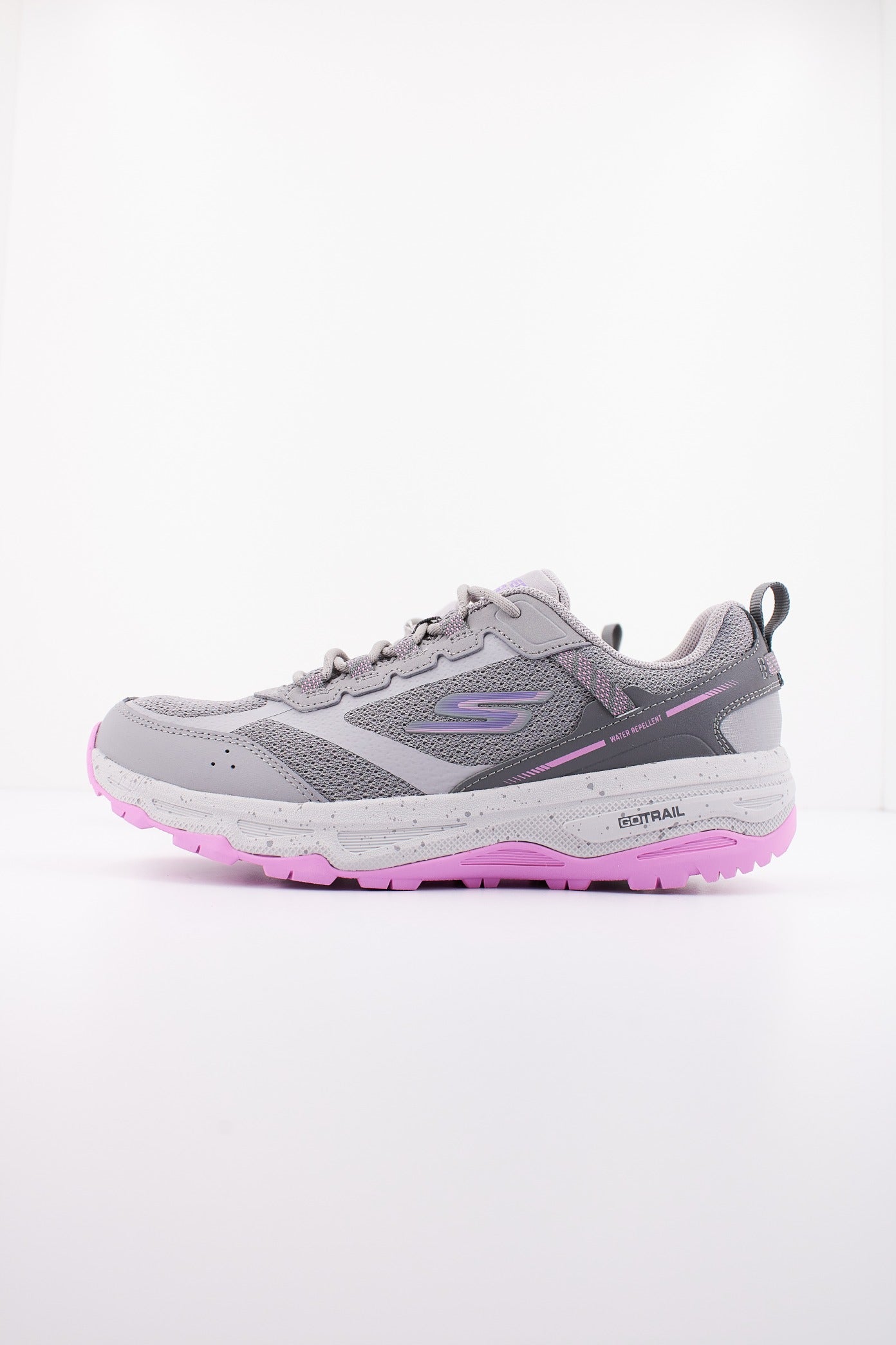 SKECHERS GO RUN TRAIL ALTITUDE en color GRIS  (1)