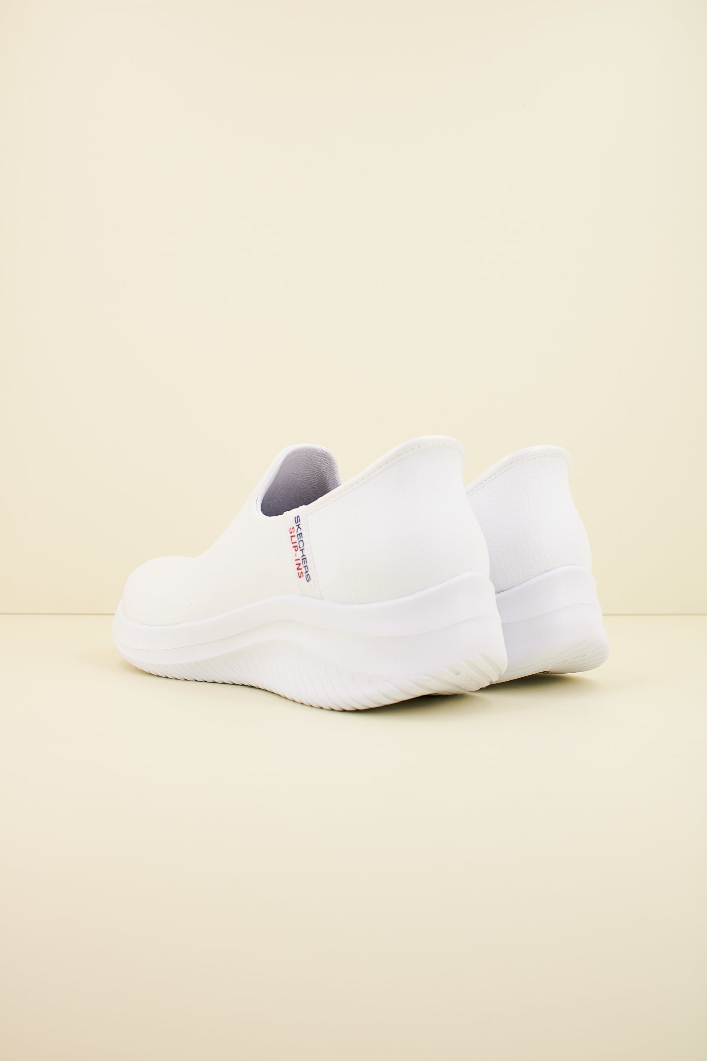 SKECHERS S  SLIP-INS en color BLANCO  (3)