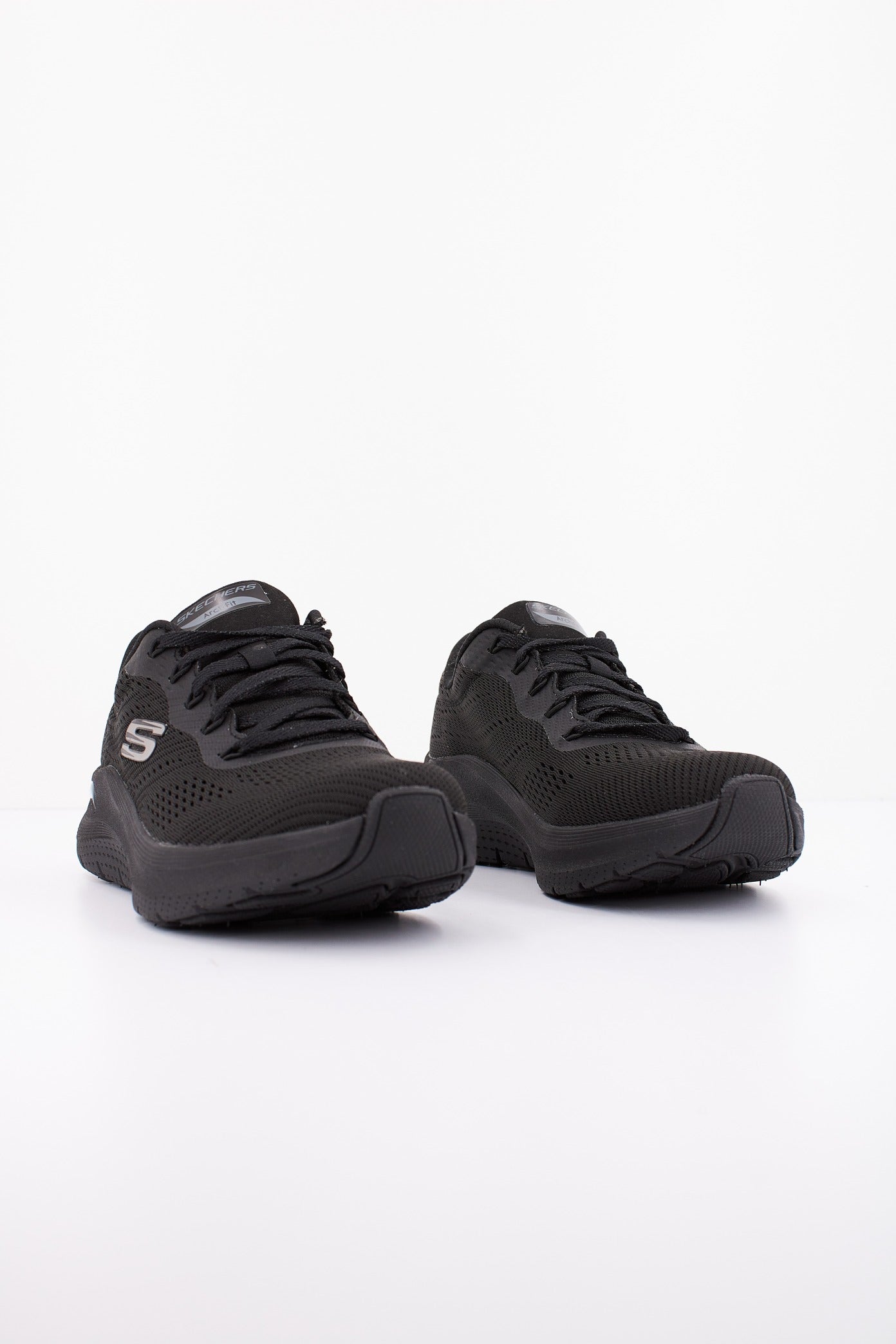 SKECHERS ARCH FIT . en color NEGRO  (2)