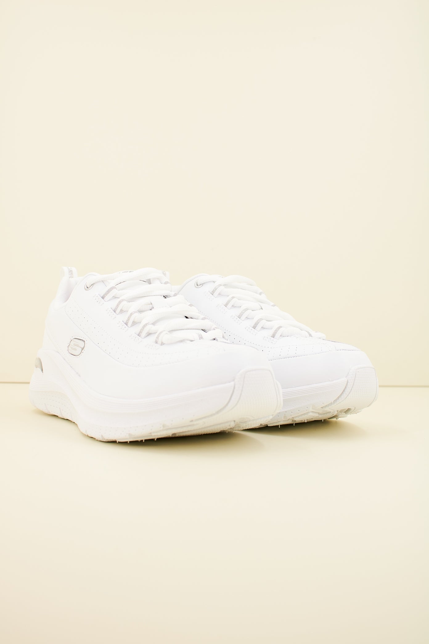 SKECHERS ARCH FIT . en color BLANCO  (2)