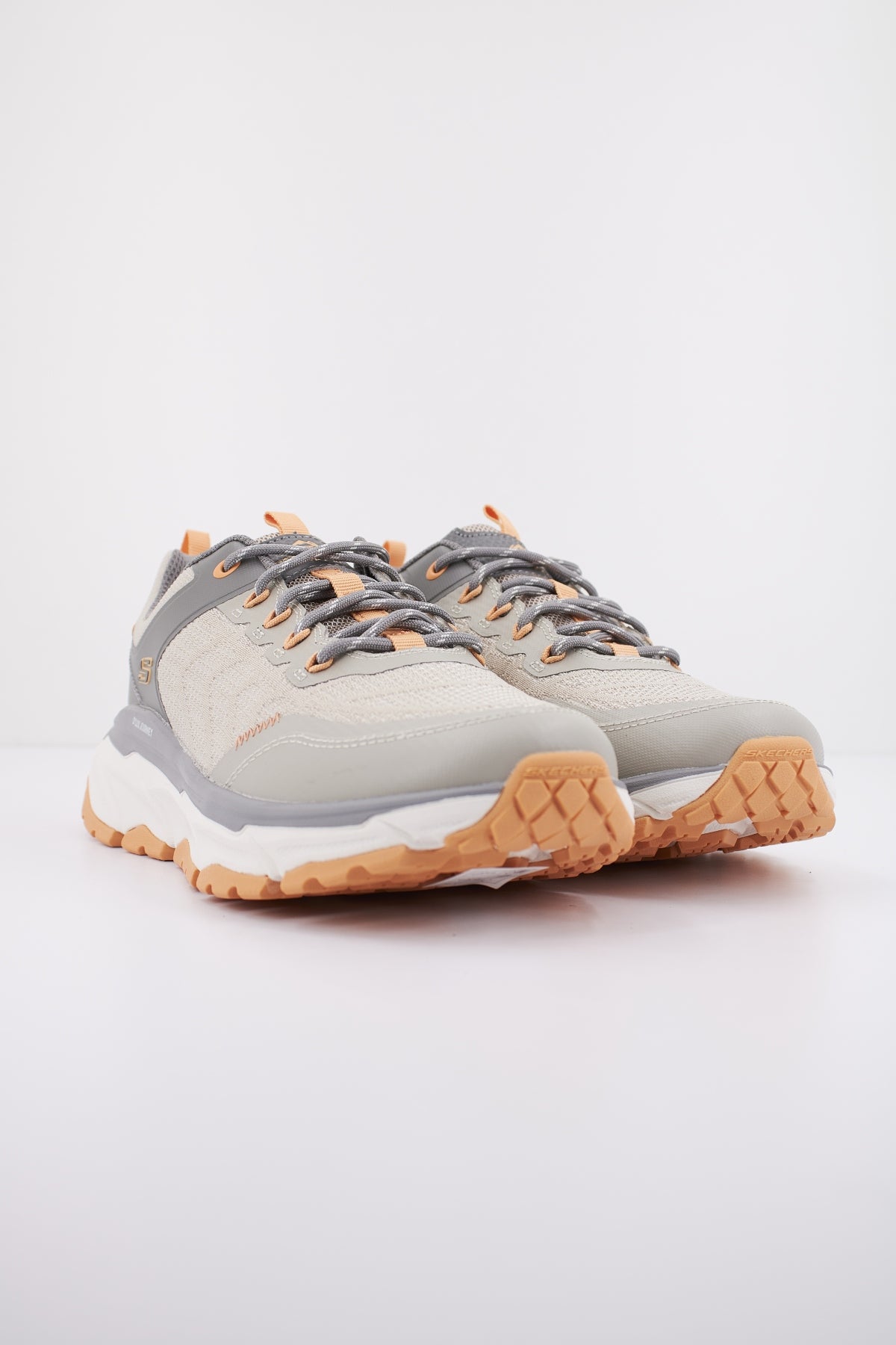 SKECHERS D'LUX JOURNEY en color GRIS  (2)