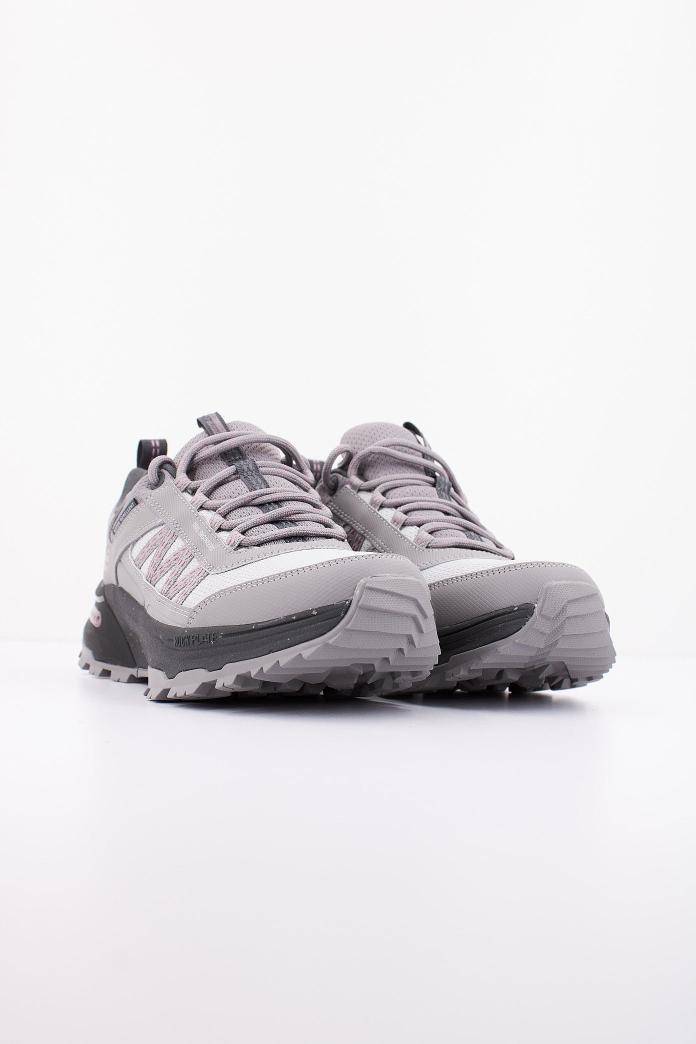 SKECHERS MAX PROTECT LEGACY en color GRIS  (2)