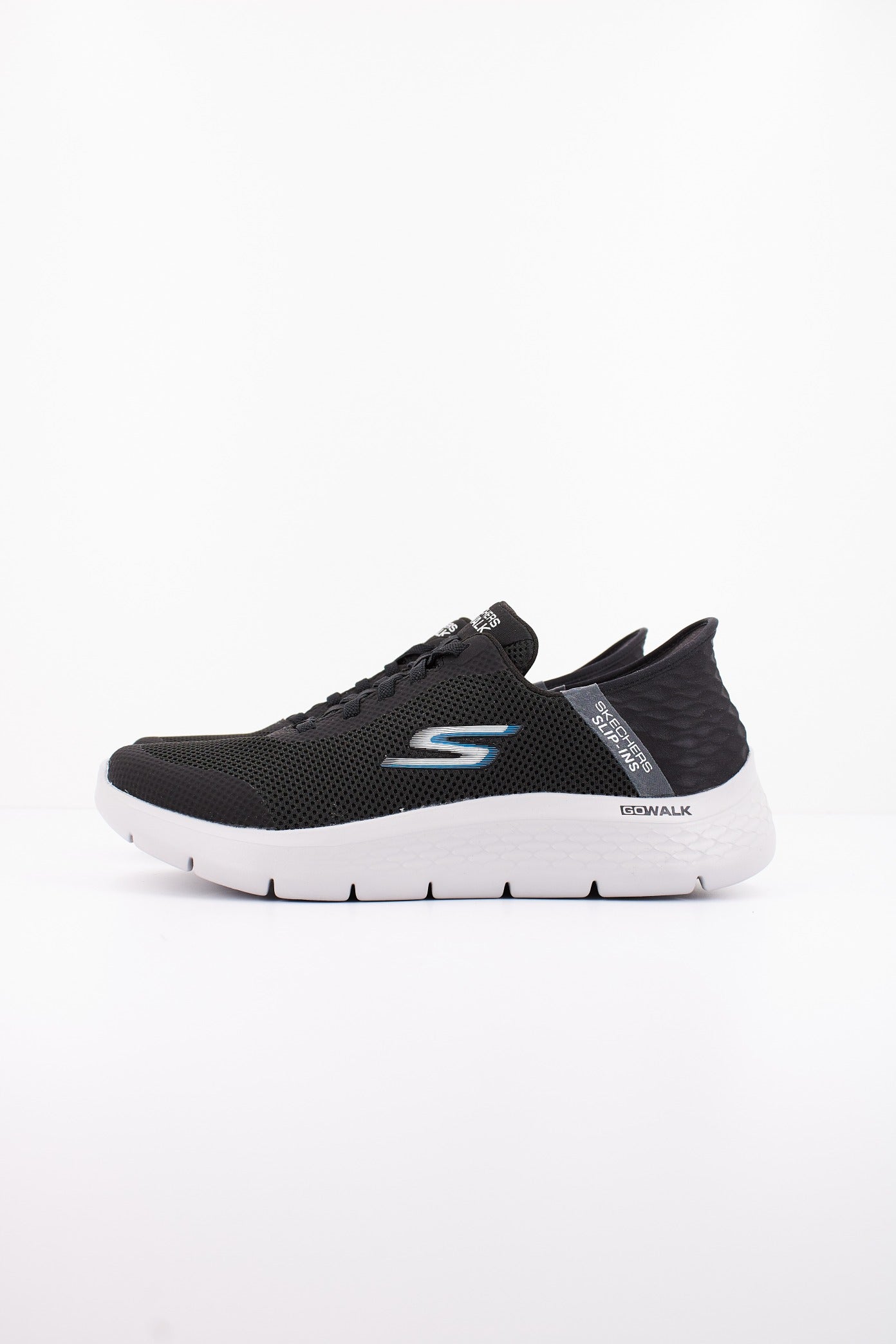 SKECHERS SLIP INS: GO WALK ARCH FIT en color NEGRO  (1)