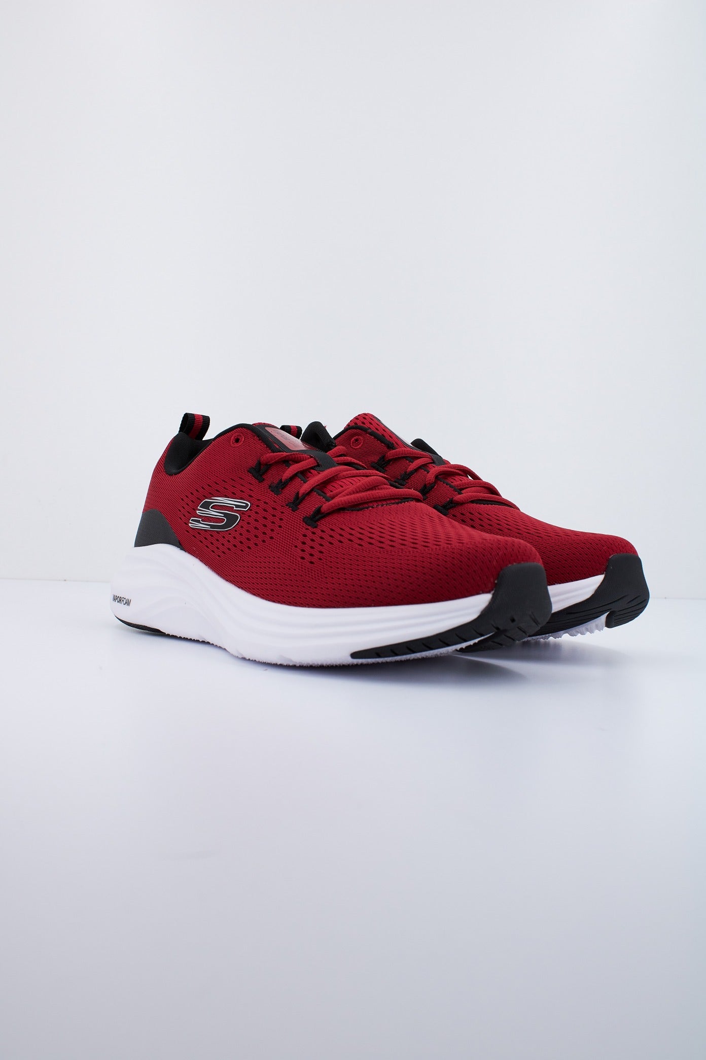 SKECHERS VAPOR FOAM en color ROJO  (2)