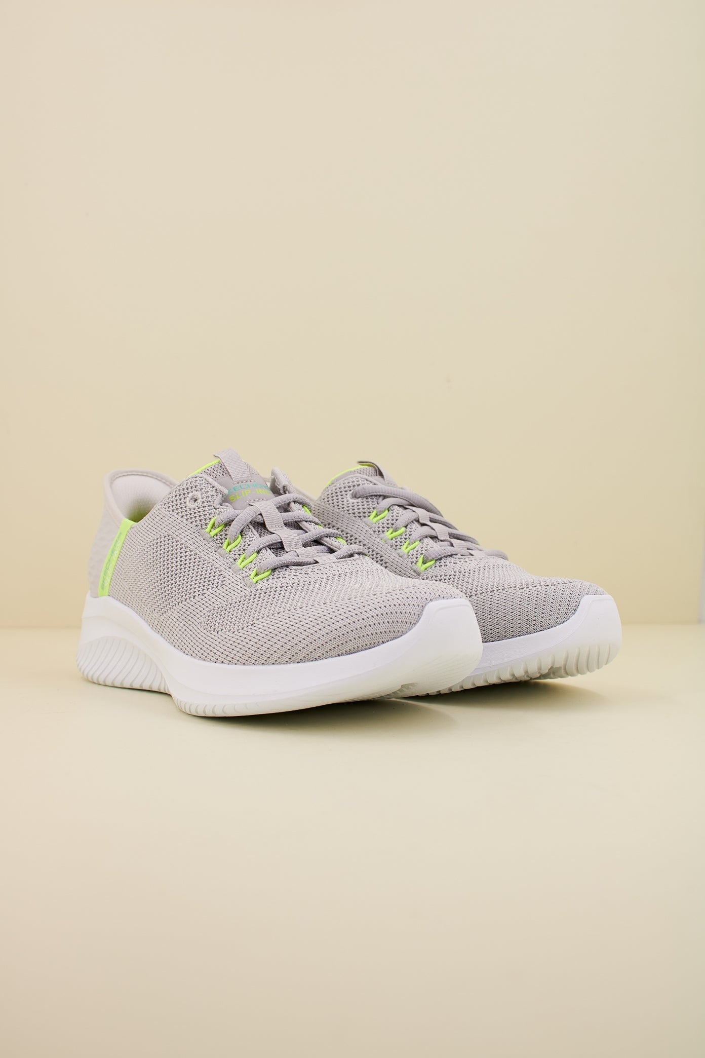 SKECHERS ULTRA FLEX . SLIP-INS en color GRIS  (2)