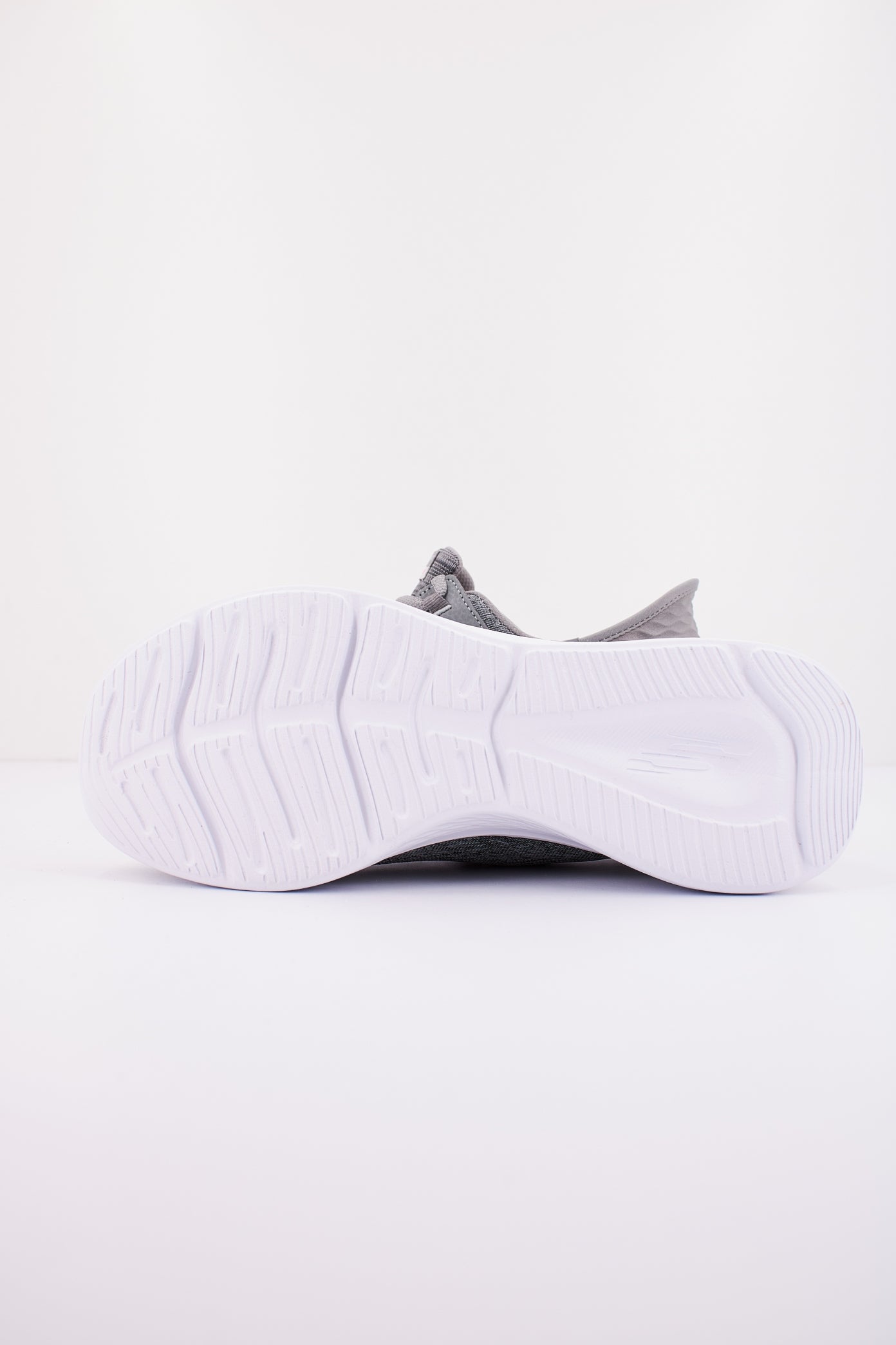 SKECHERS SLIP-INS S en color GRIS  (4)