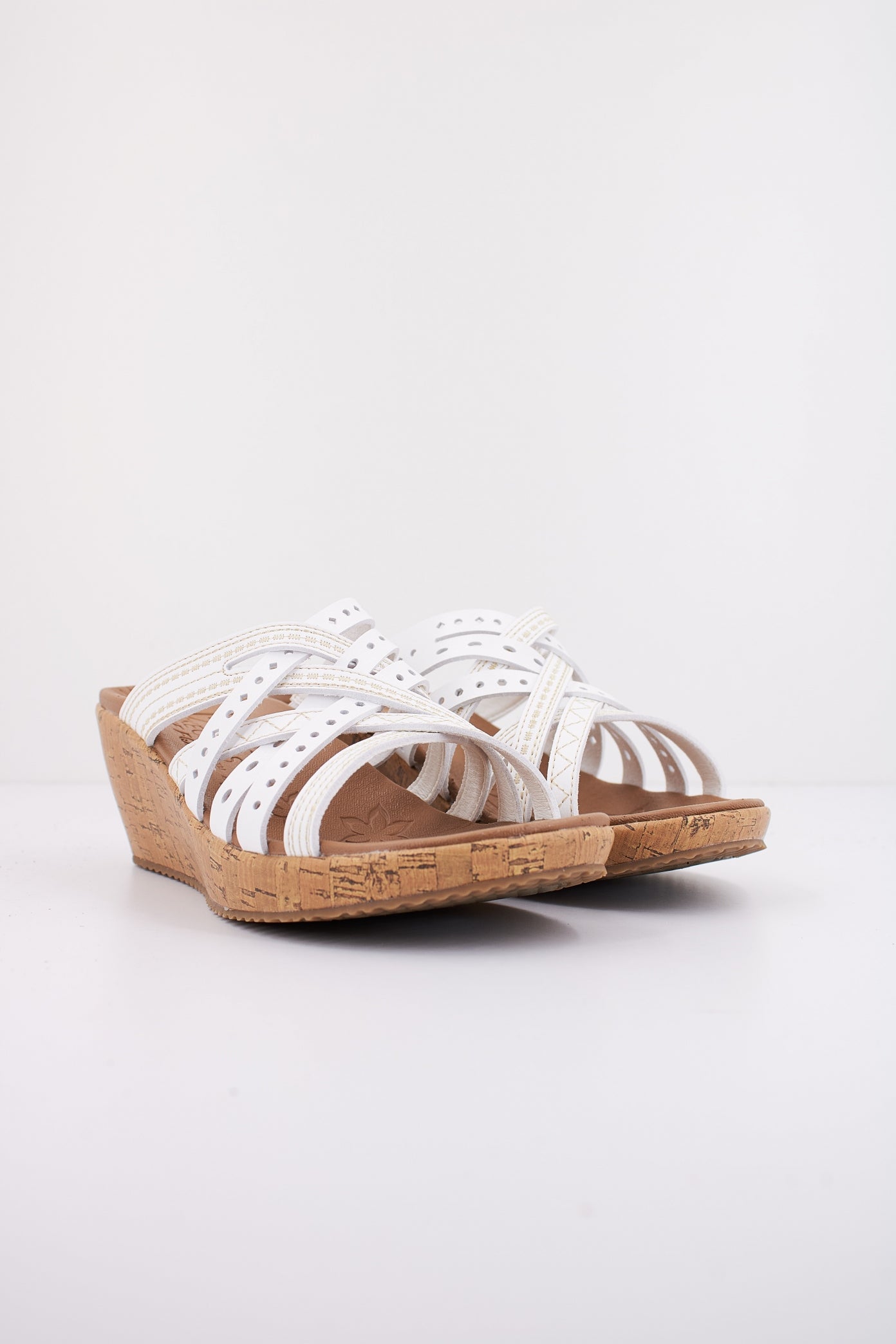 SKECHERS BEVERLEE - HOT SPRING en color BLANCO  (2)