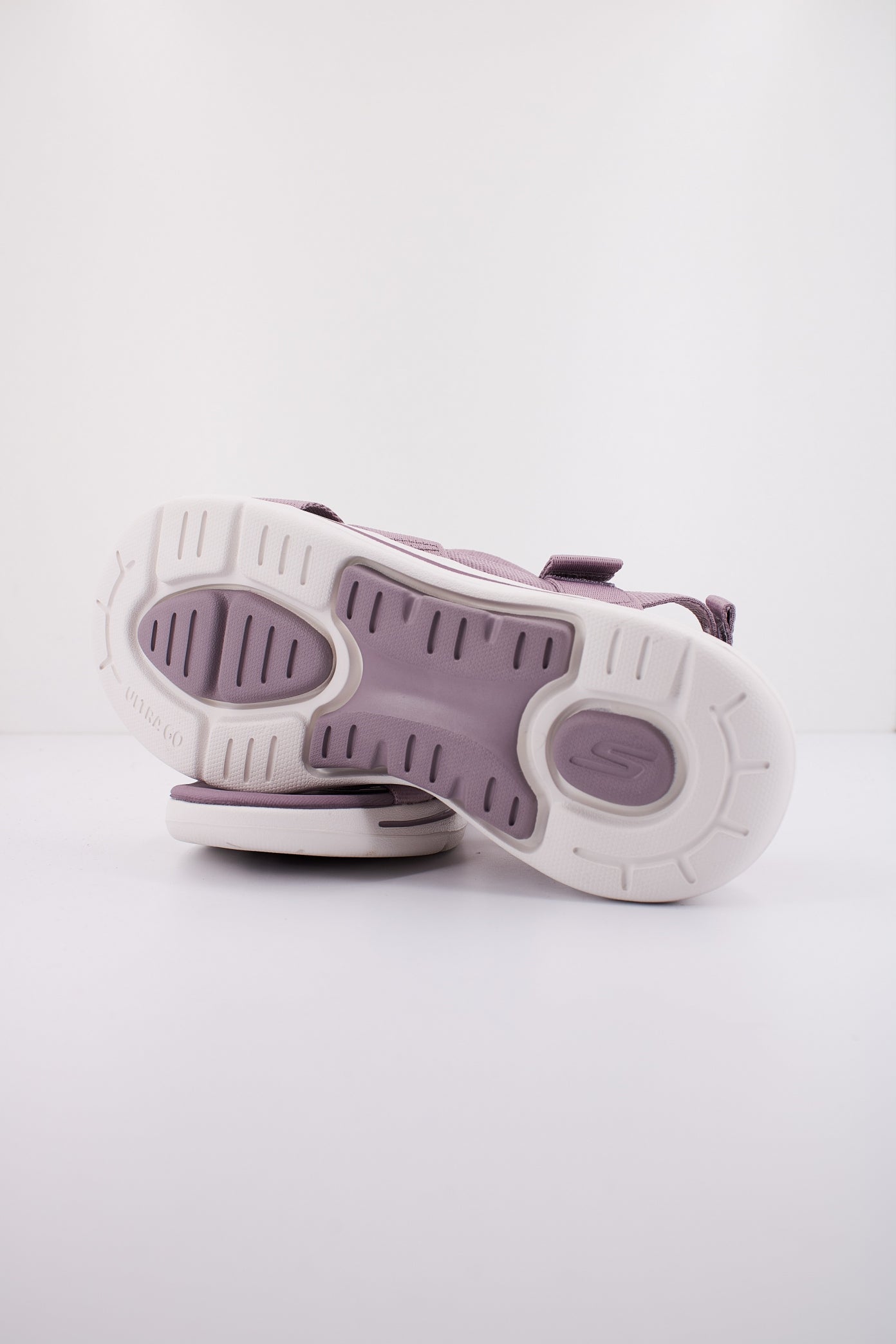 SKECHERS GO WALK ARCH FIT SANDAL en color VIOLETA  (4)