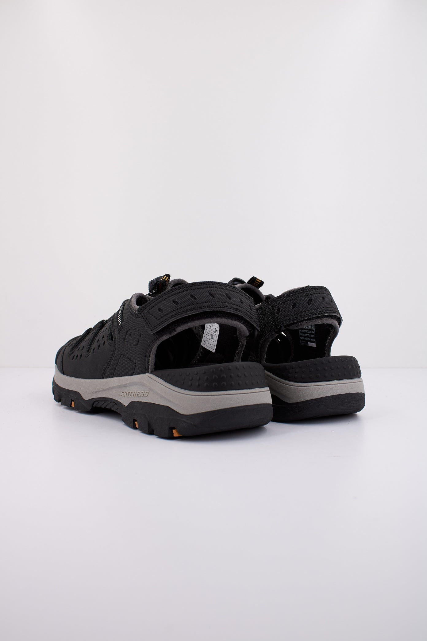 SKECHERS TRESMEN - MENARD en color NEGRO  (3)