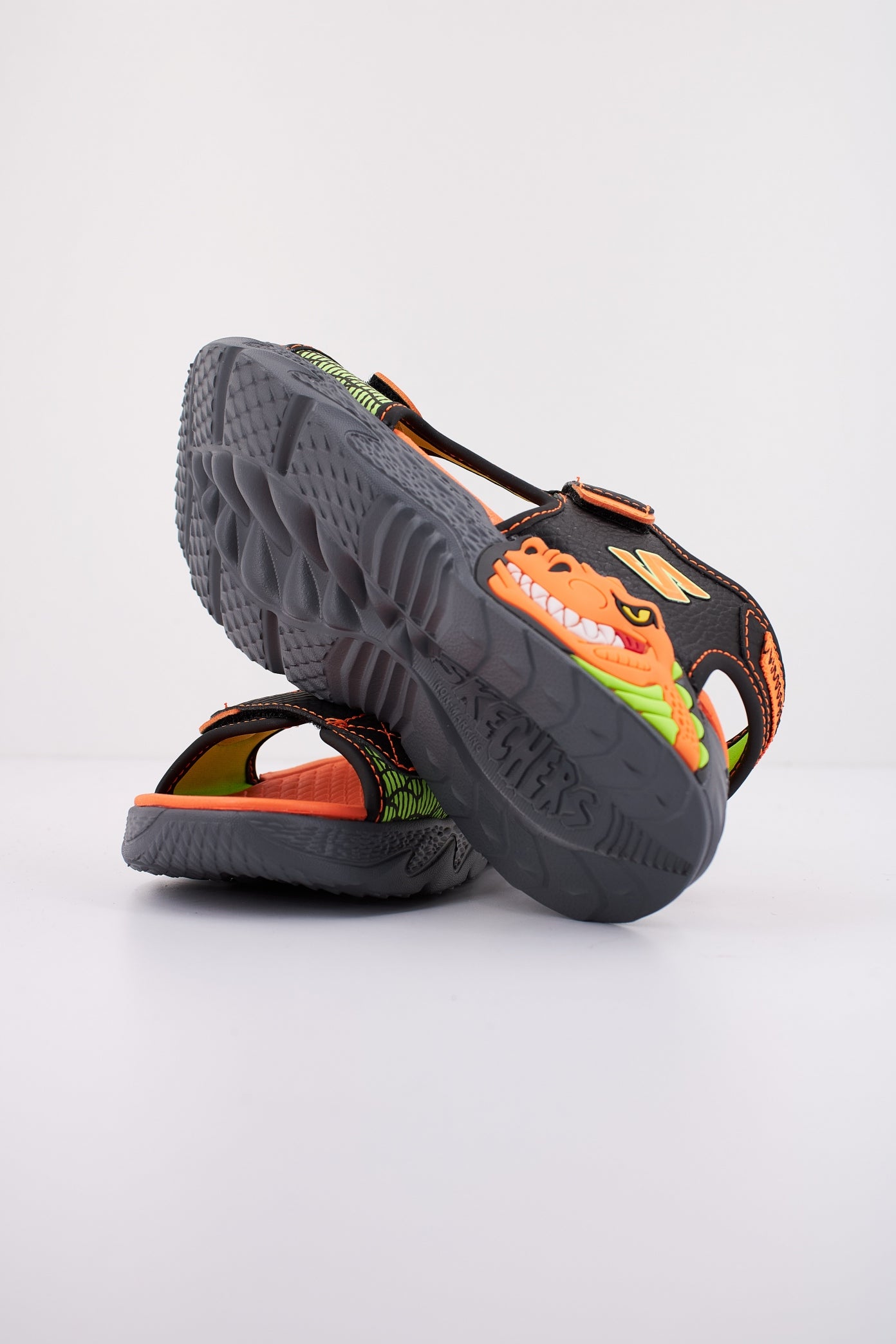 SKECHERS CREATURE-SPLASH en color NEGRO  (4)