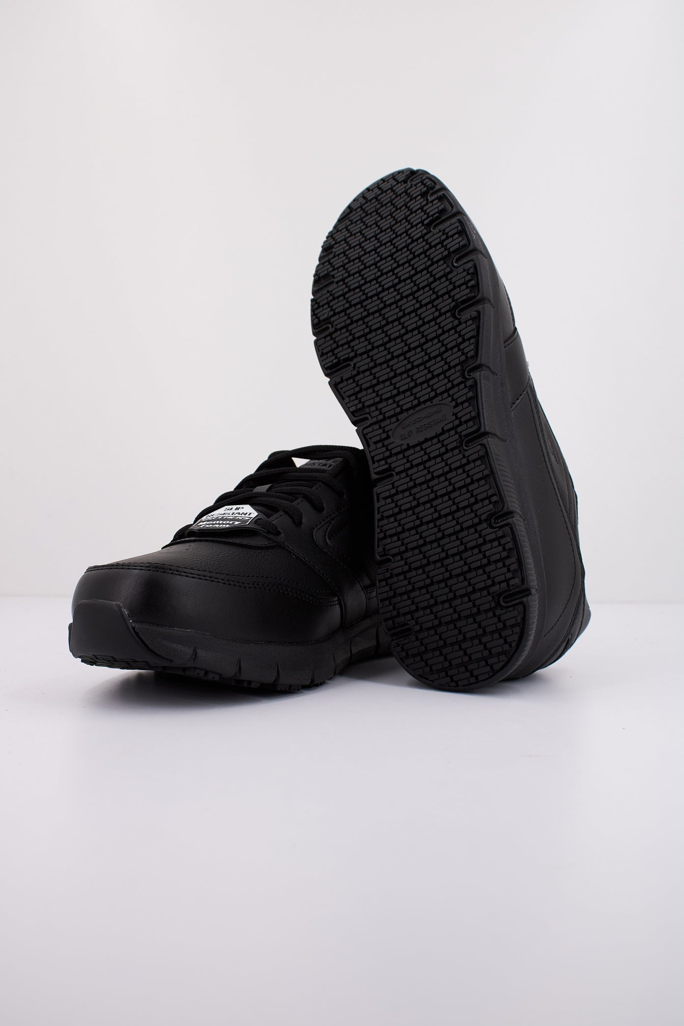 SKECHERS NAMPA en color NEGRO  (4)