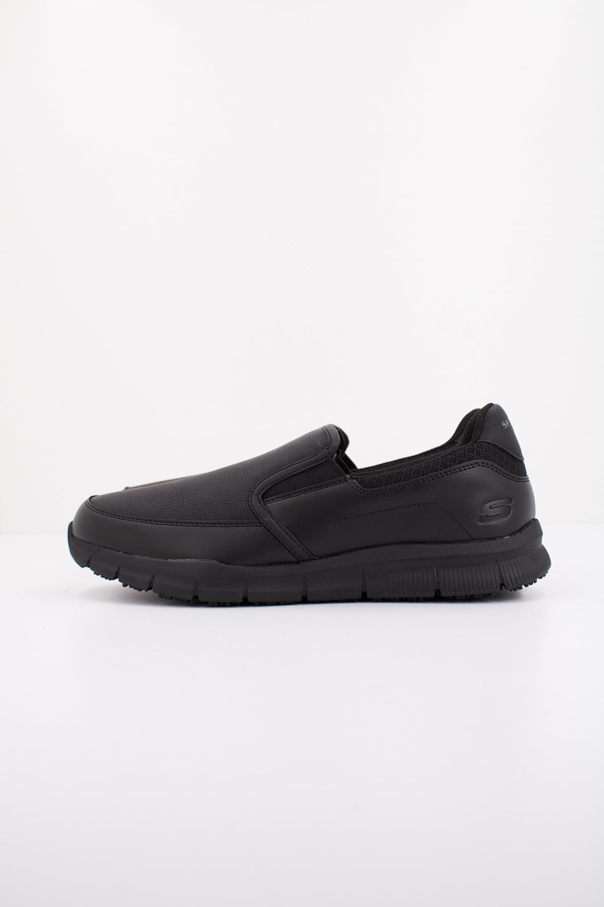 SKECHERS NAMPA-GROTON en color NEGRO  (1)