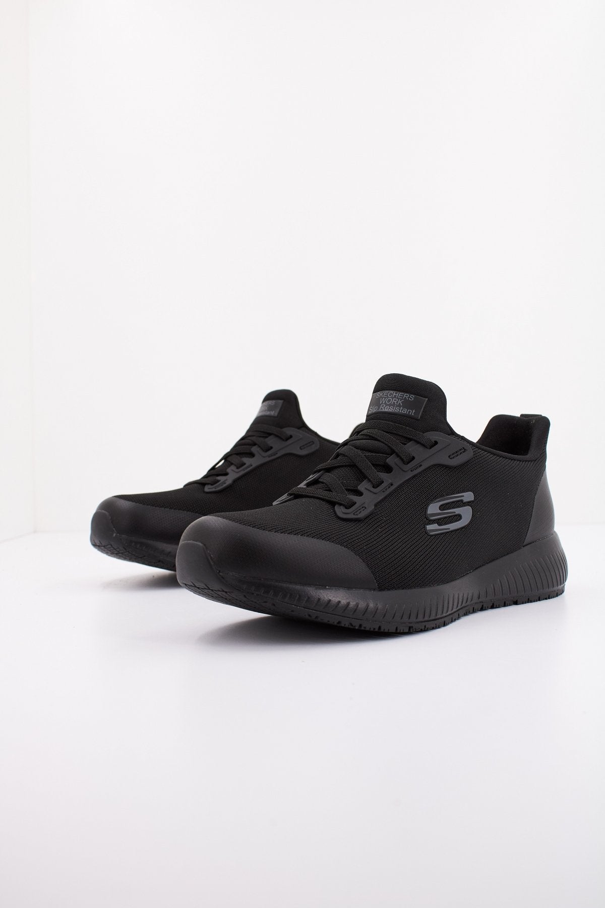 SKECHERS SQUAD en color NEGRO  (2)