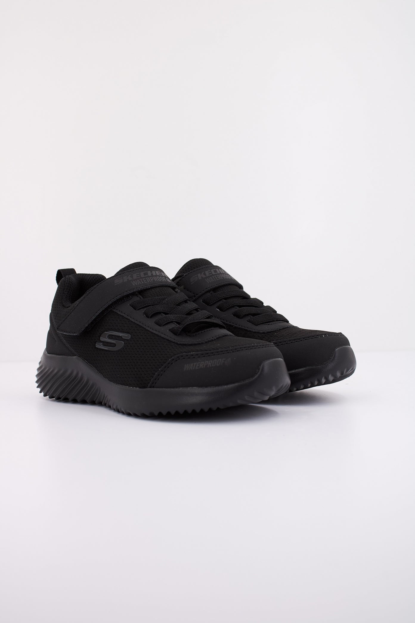 SKECHERS BOUNDER-DRIPPER DROP en color NEGRO  (2)