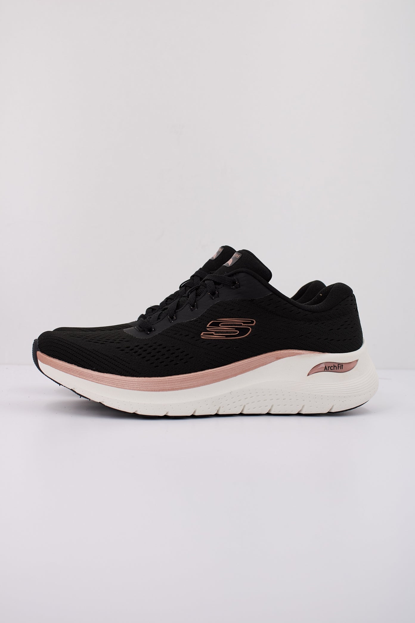 SKECHERS ARCH FIT .-GLOW TH en color NEGRO  (1)