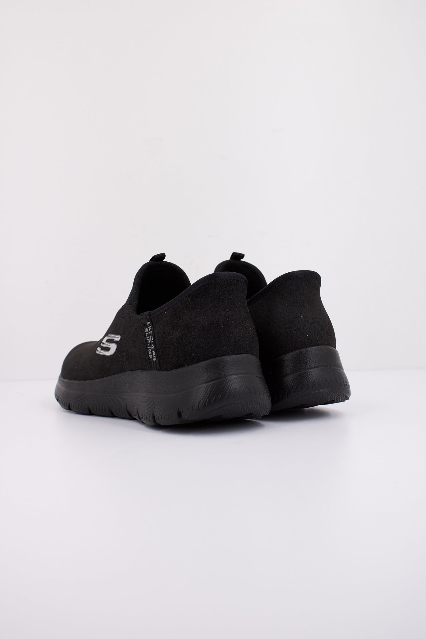 SKECHERS SUMMITS-UNKNOWN TRAI SLIP-INS en color NEGRO  (4)