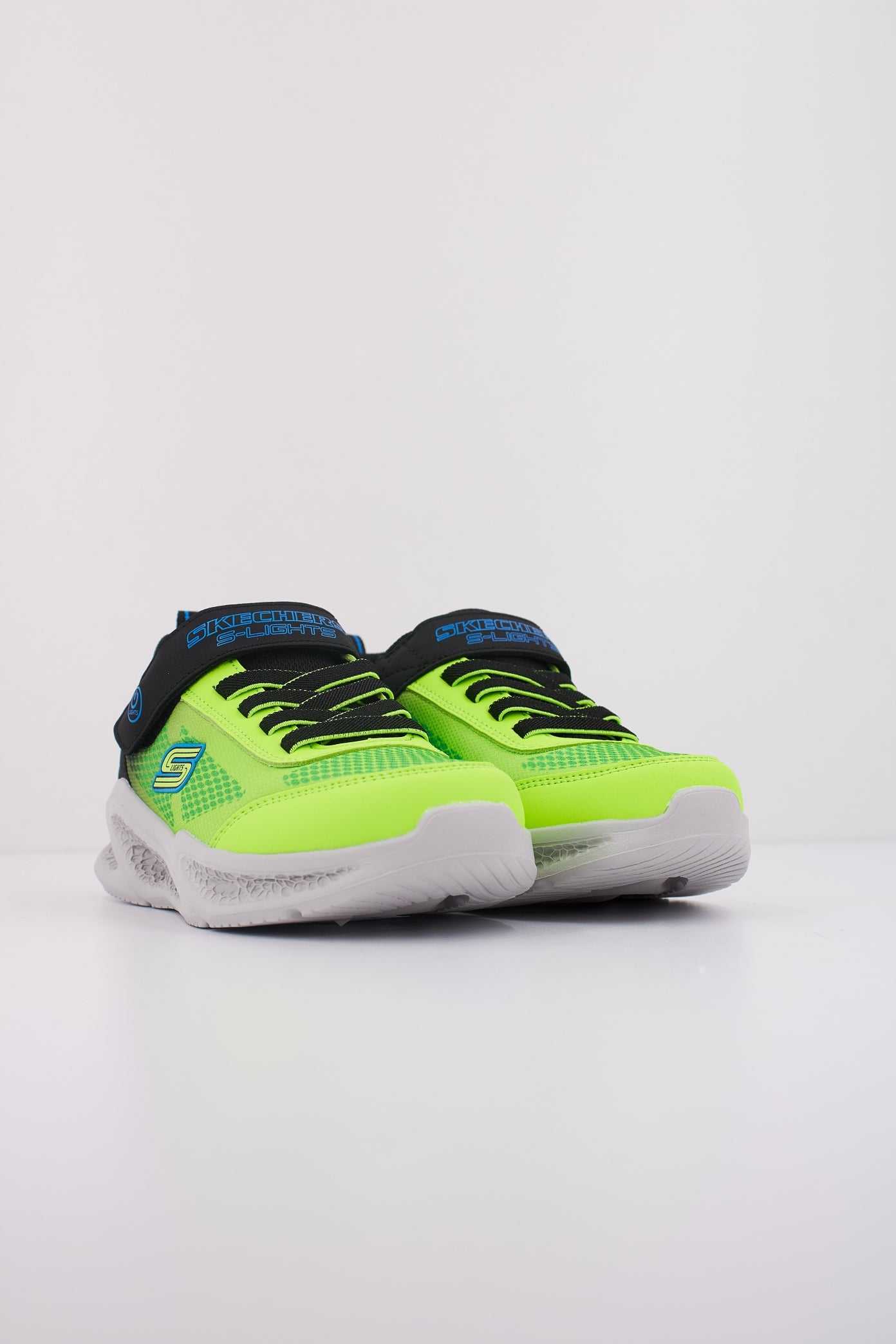 SKECHERS METEOR-LIGHTS en color NEGRO  (2)