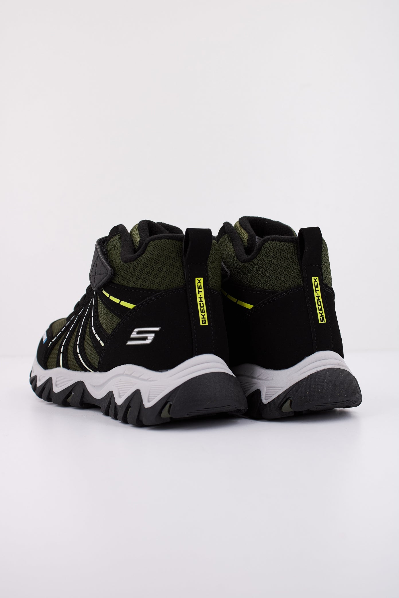 SKECHERS RUGGED RANGER - STORM TRAIL en color VERDE  (4)