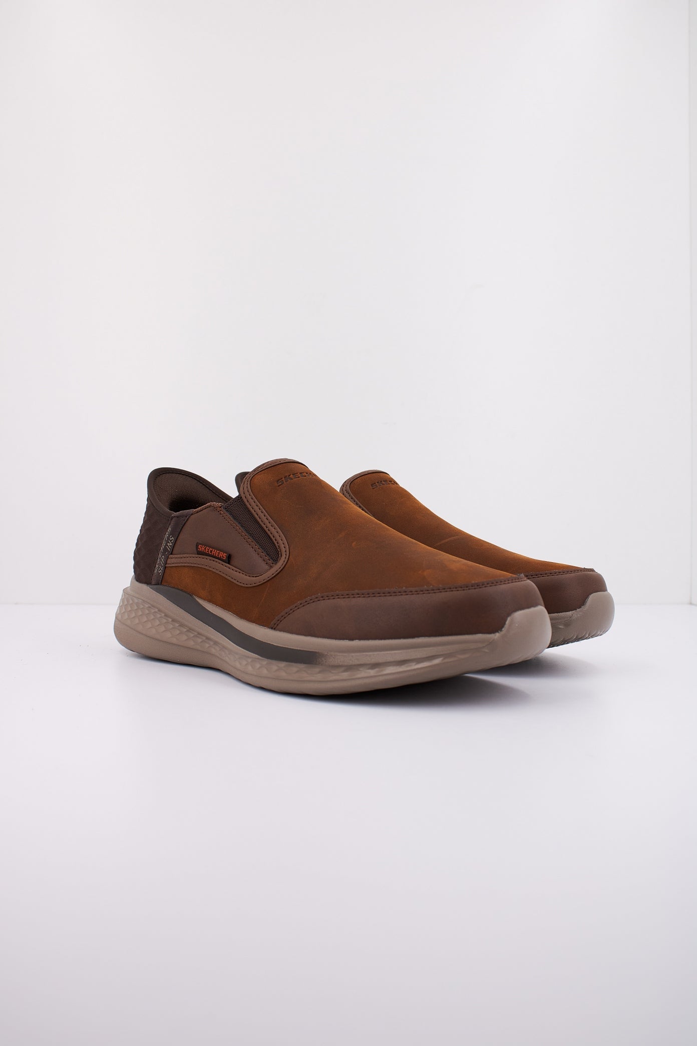 SKECHERS SLADE - COOPER SLIP-INS en color MARRON  (2)