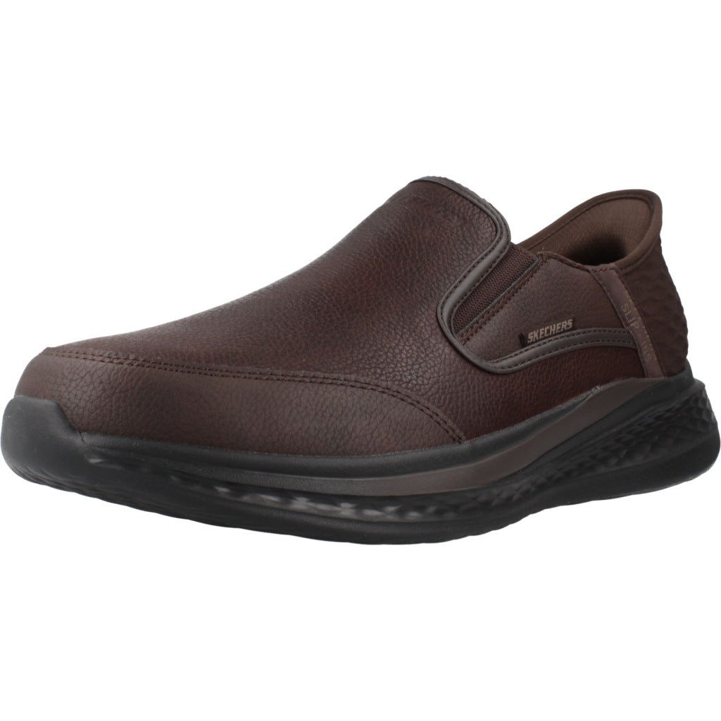 SKECHERS SLADE - COOPER SLIP-INS en color BURDEOS  (1)