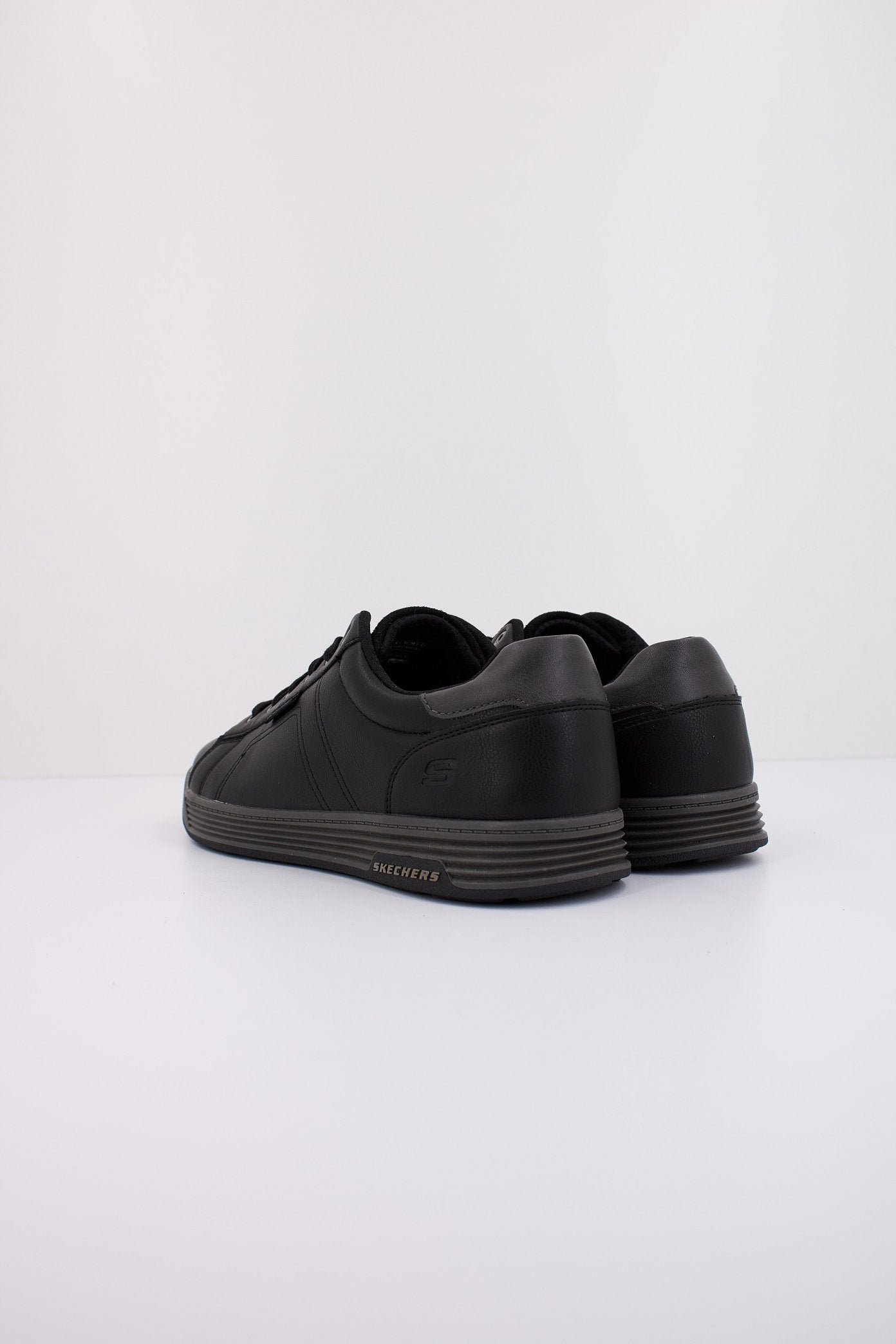 SKECHERS CAVELL - HENSLEY en color NEGRO  (4)