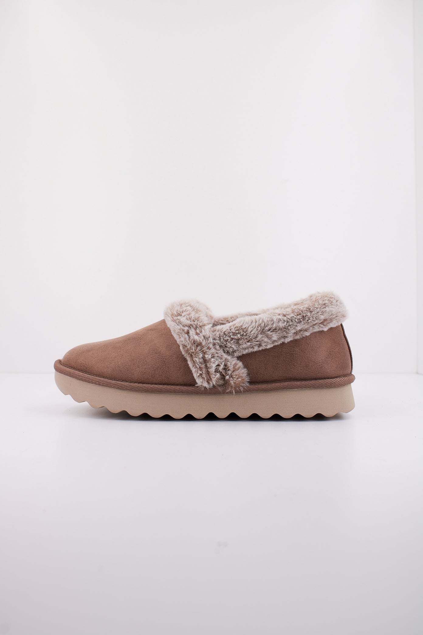 SKECHERS COZY UP en color MARRON  (1)