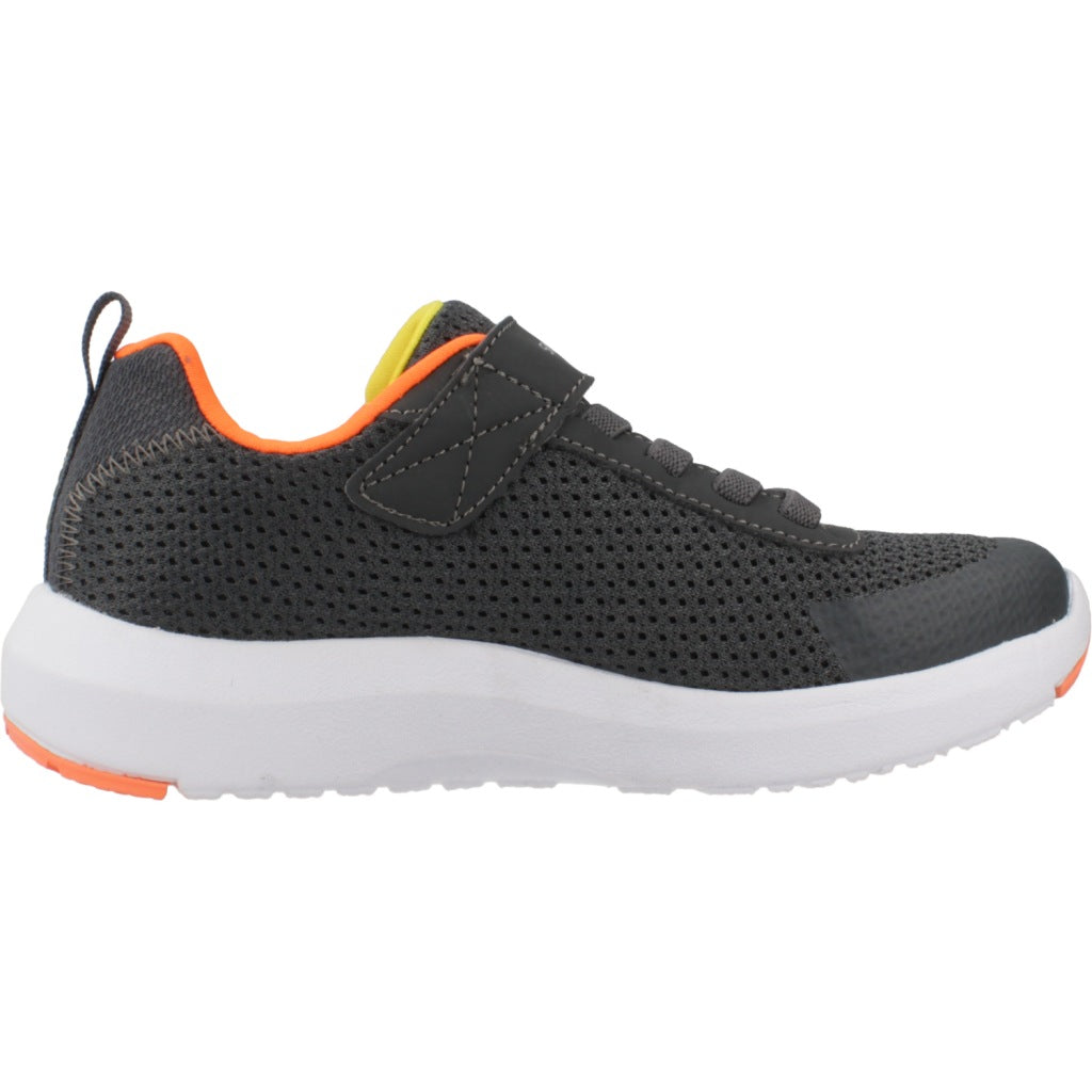 SKECHERS  DYNAMIC TREAD en color GRIS  (4)