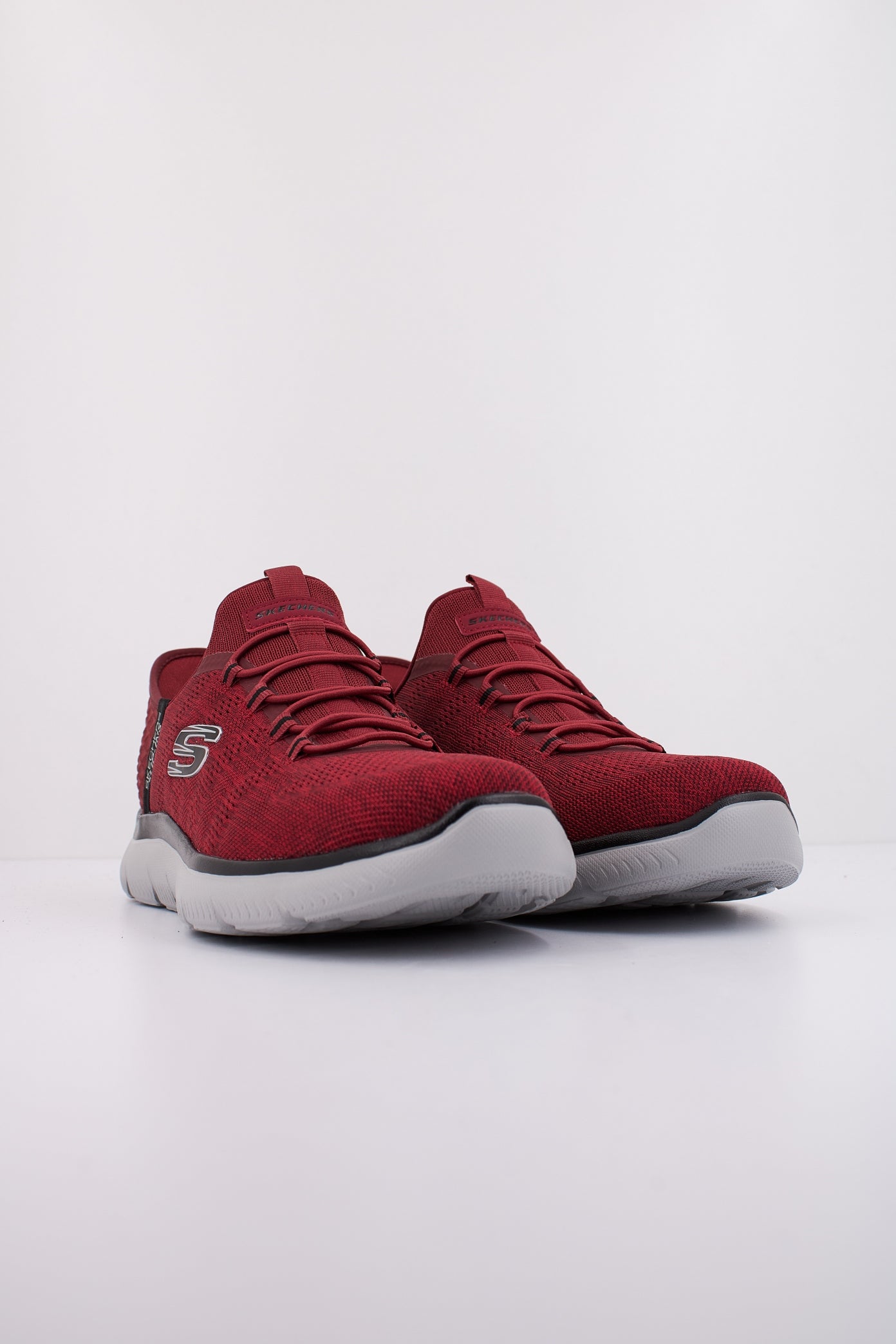 SKECHERS SUMMITS - KEY PACE SLIP-INS en color ROJO  (2)