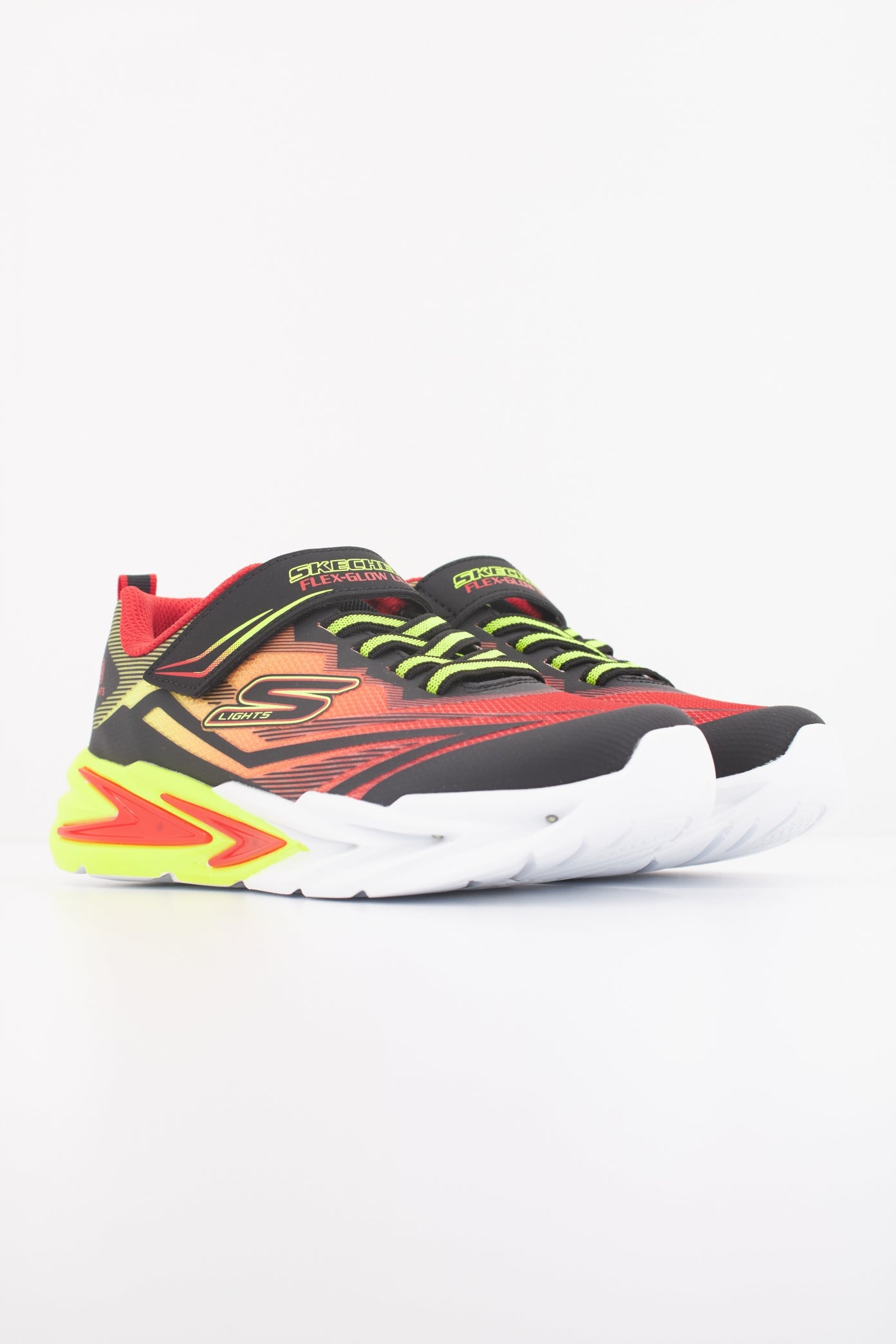 SKECHERS FLEX-GLOW ULTRA en color NEGRO  (2)