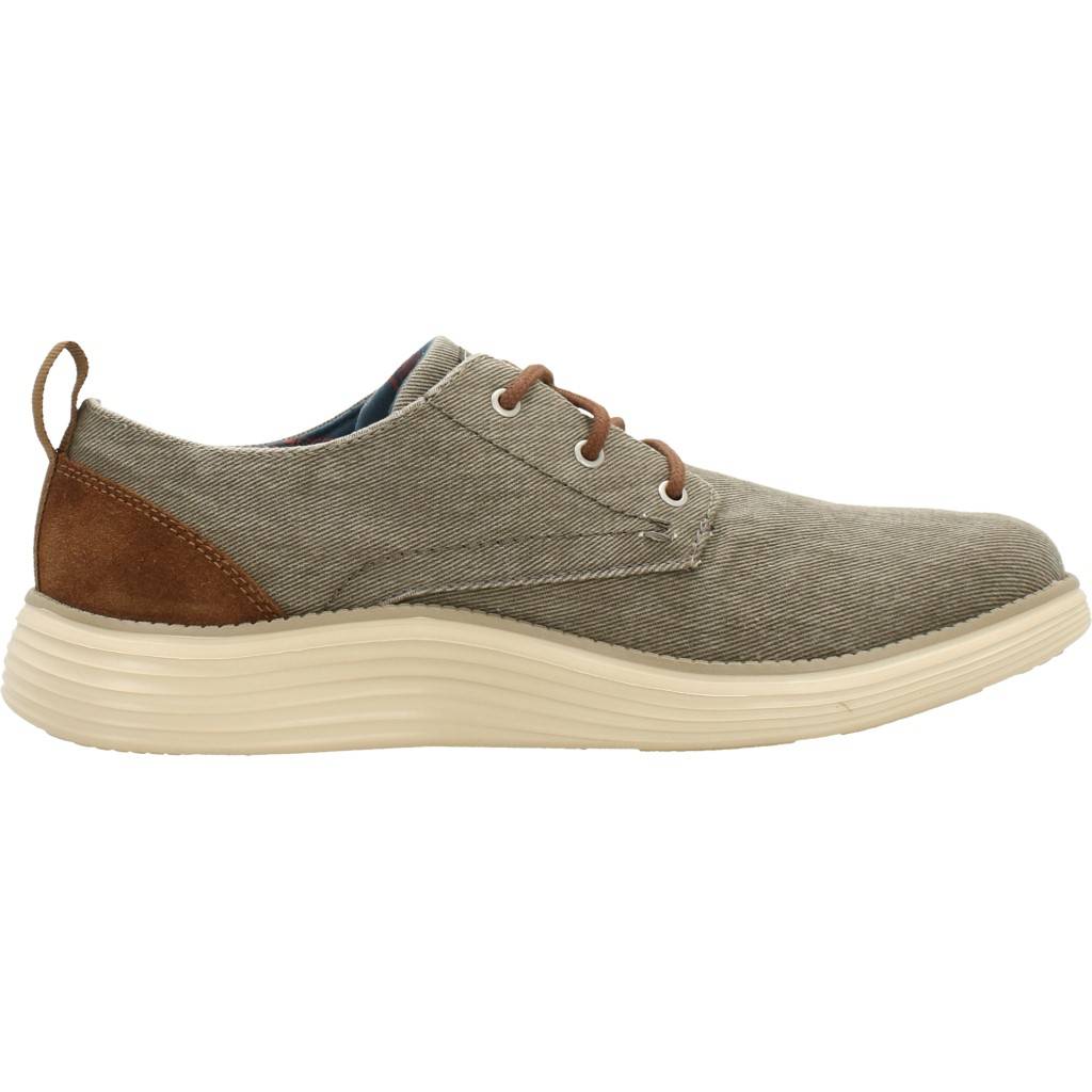 SKECHERS STATUS . PEXTON en color MARRON CLARO  (4)