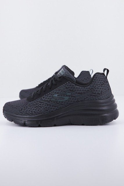 SKECHERS FASHION FIT-BOLD BOUNDARIES en color NEGRO  (1)