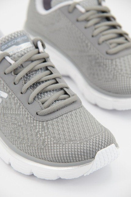 SKECHERS FASHION FIT BOLD BOUNDARIES en color GRIS  (2)